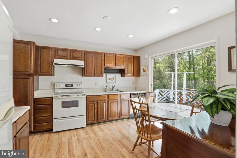FAIRFAX CLUB ESTATES - Residential
