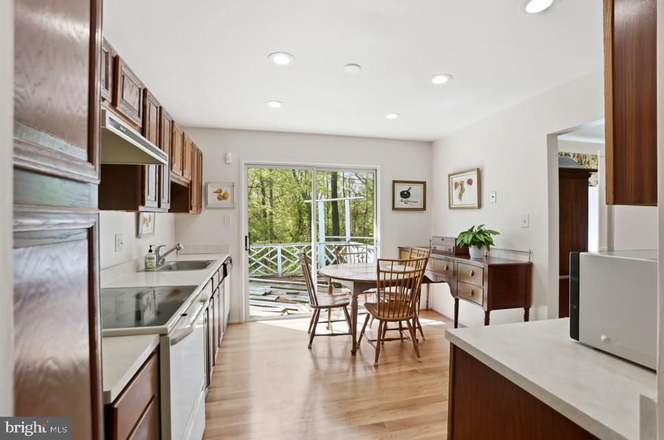 FAIRFAX CLUB ESTATES - Residential