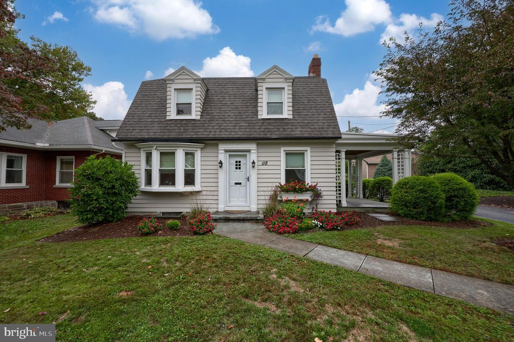 Photo of 118 S 8th Street, AKRON, PA 17501 (MLS # PALA2057904)