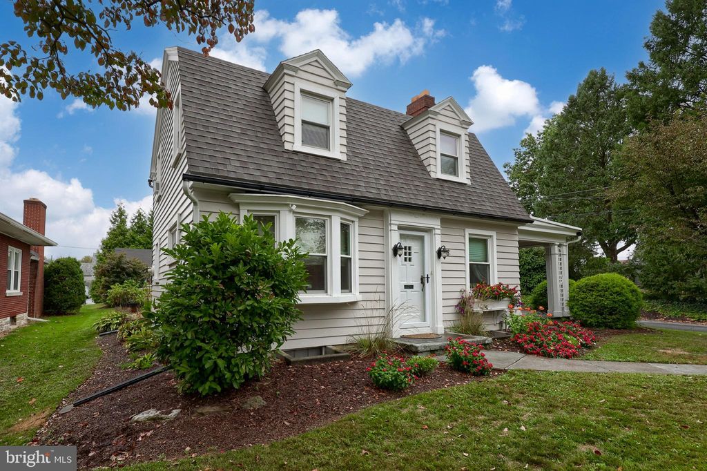 Photo of 118 S 8th Street, AKRON, PA 17501 (MLS # PALA2057904)