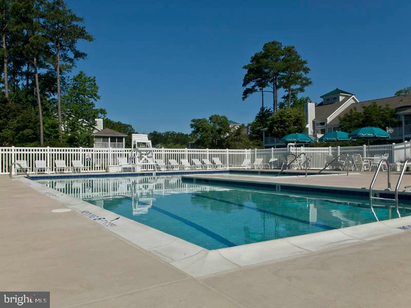 SEA COLONY WEST - Residential