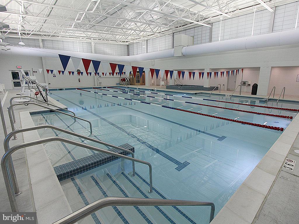 SEA COLONY WEST - Residential