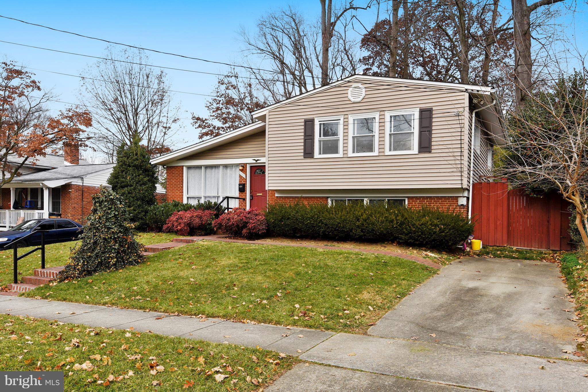 GREENWOOD KNOLLS - Residential Lease