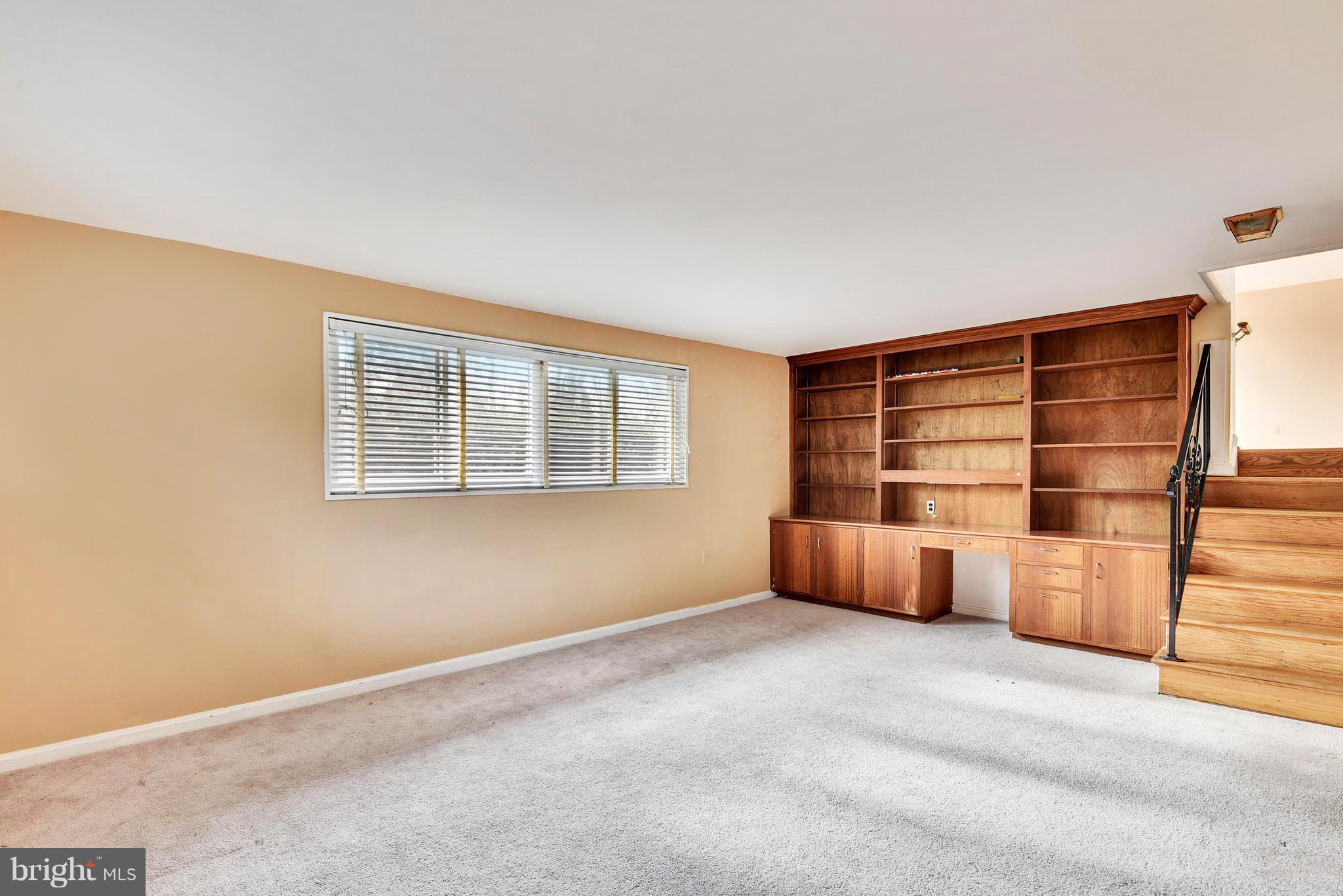 GREENWOOD KNOLLS - Residential Lease