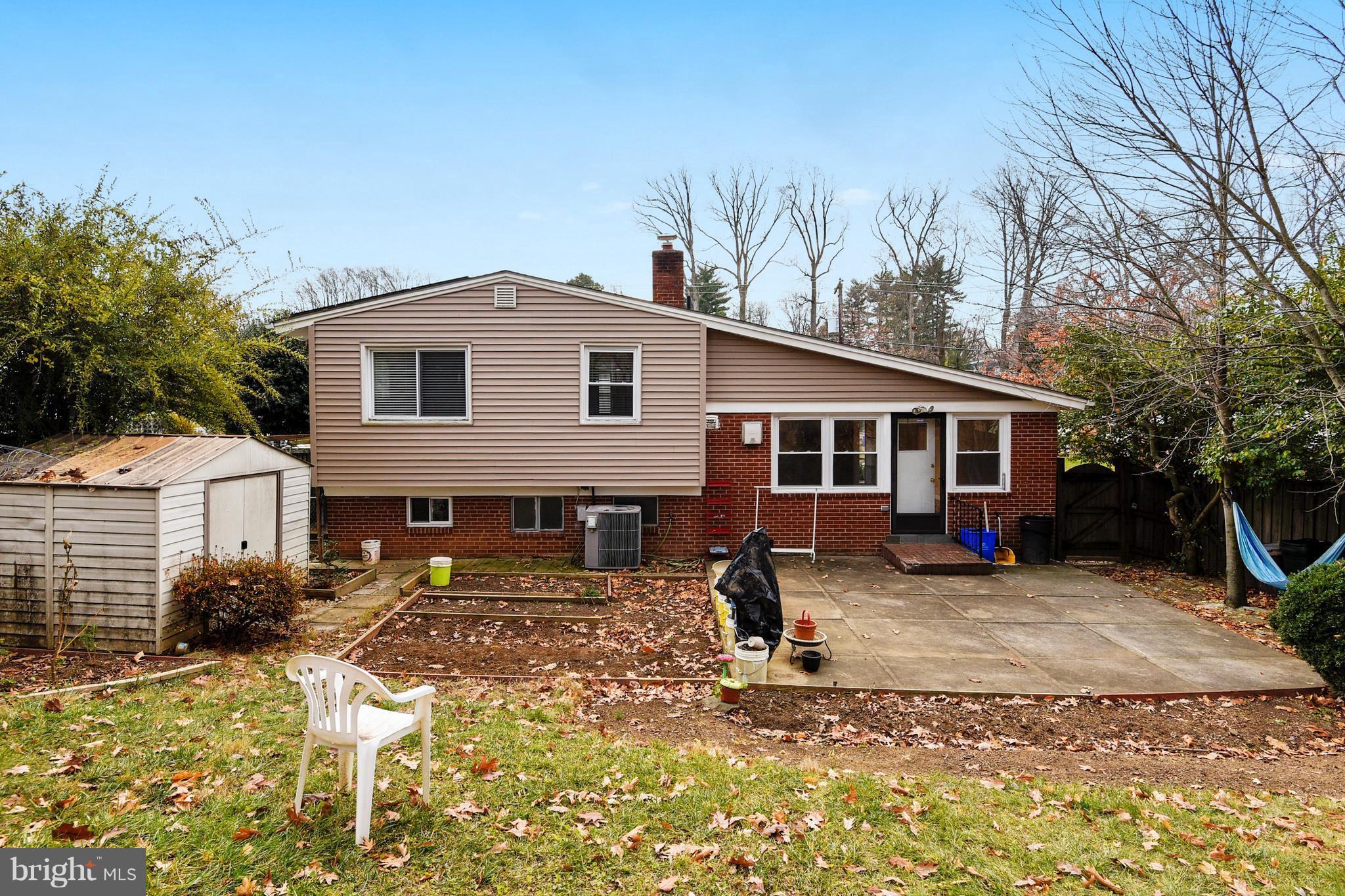 GREENWOOD KNOLLS - Residential Lease