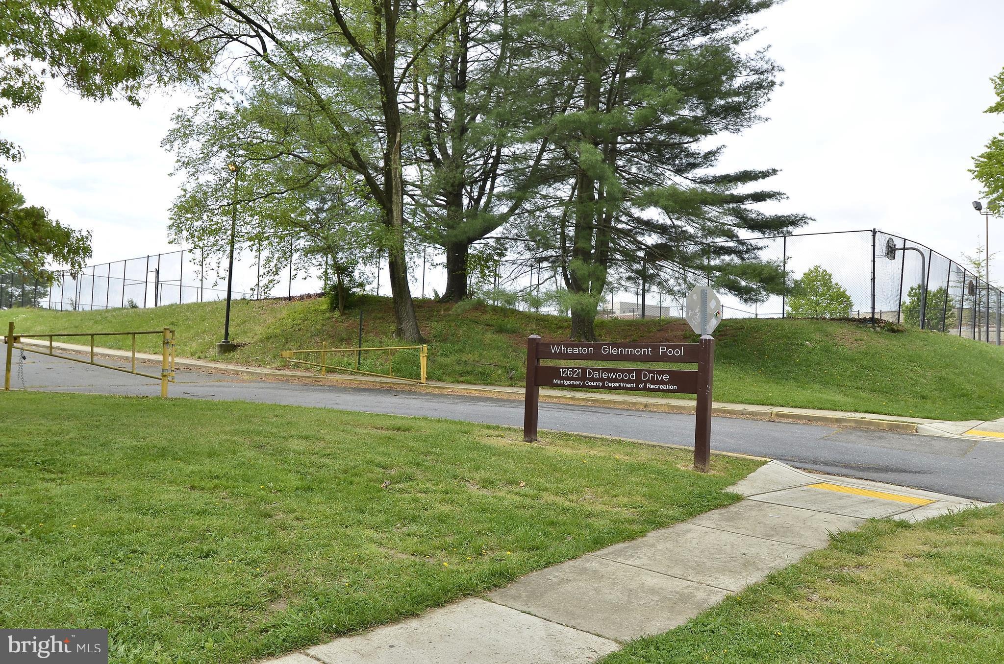 GREENWOOD KNOLLS - Residential Lease