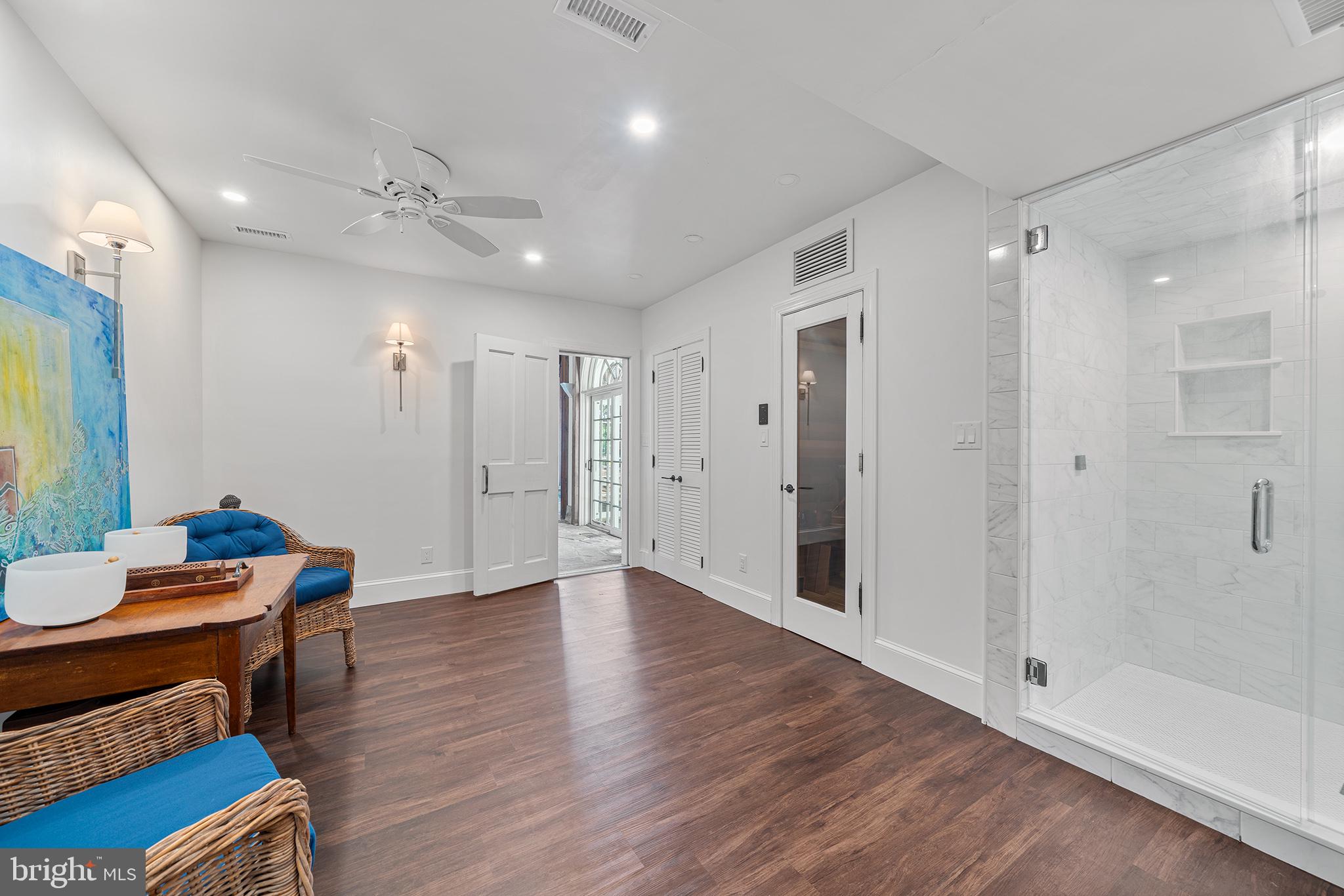 RADNOR HUNT - Residential