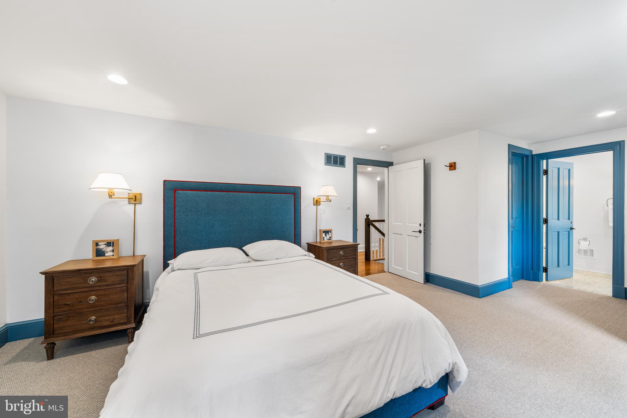 RADNOR HUNT - Residential