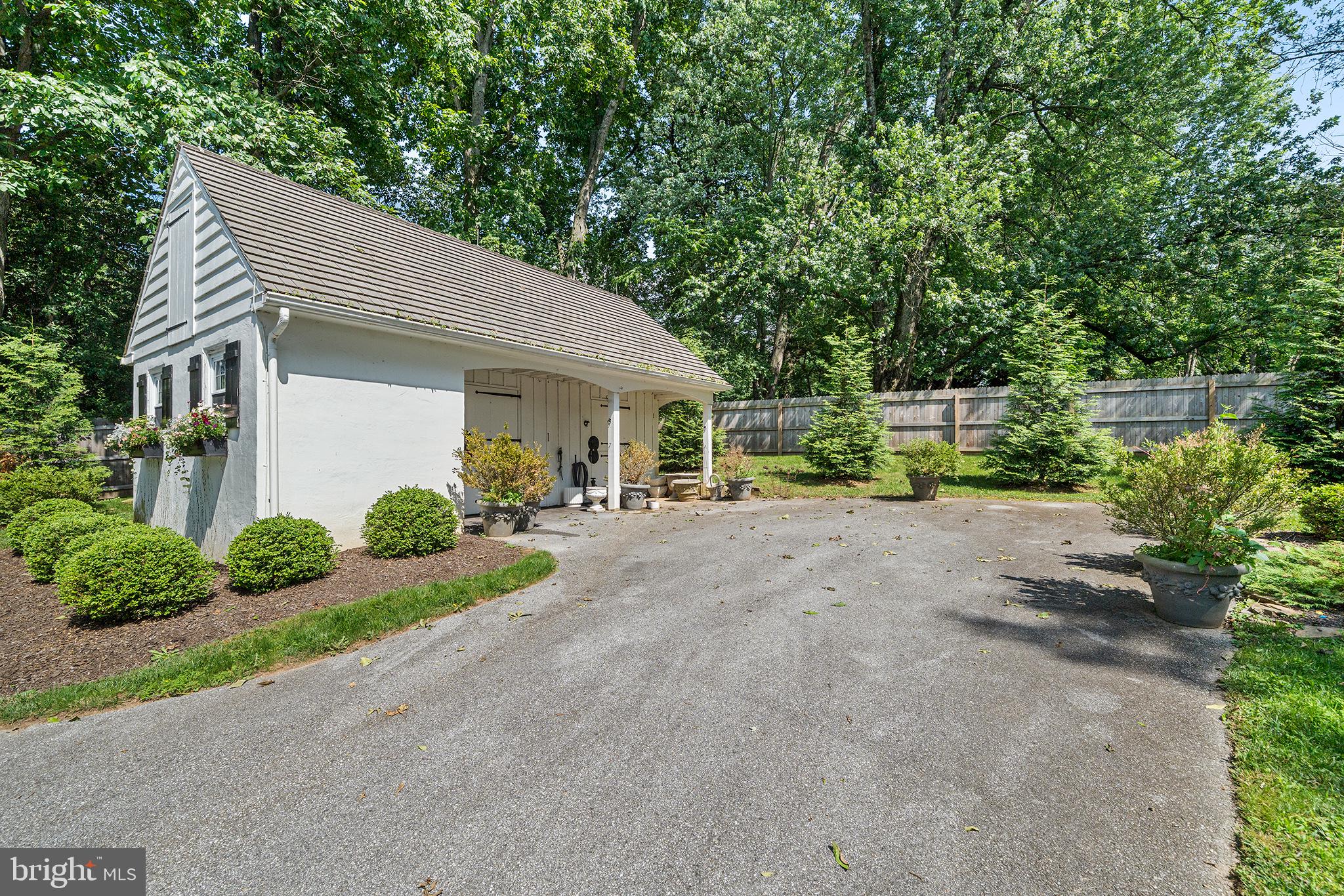 RADNOR HUNT - Residential