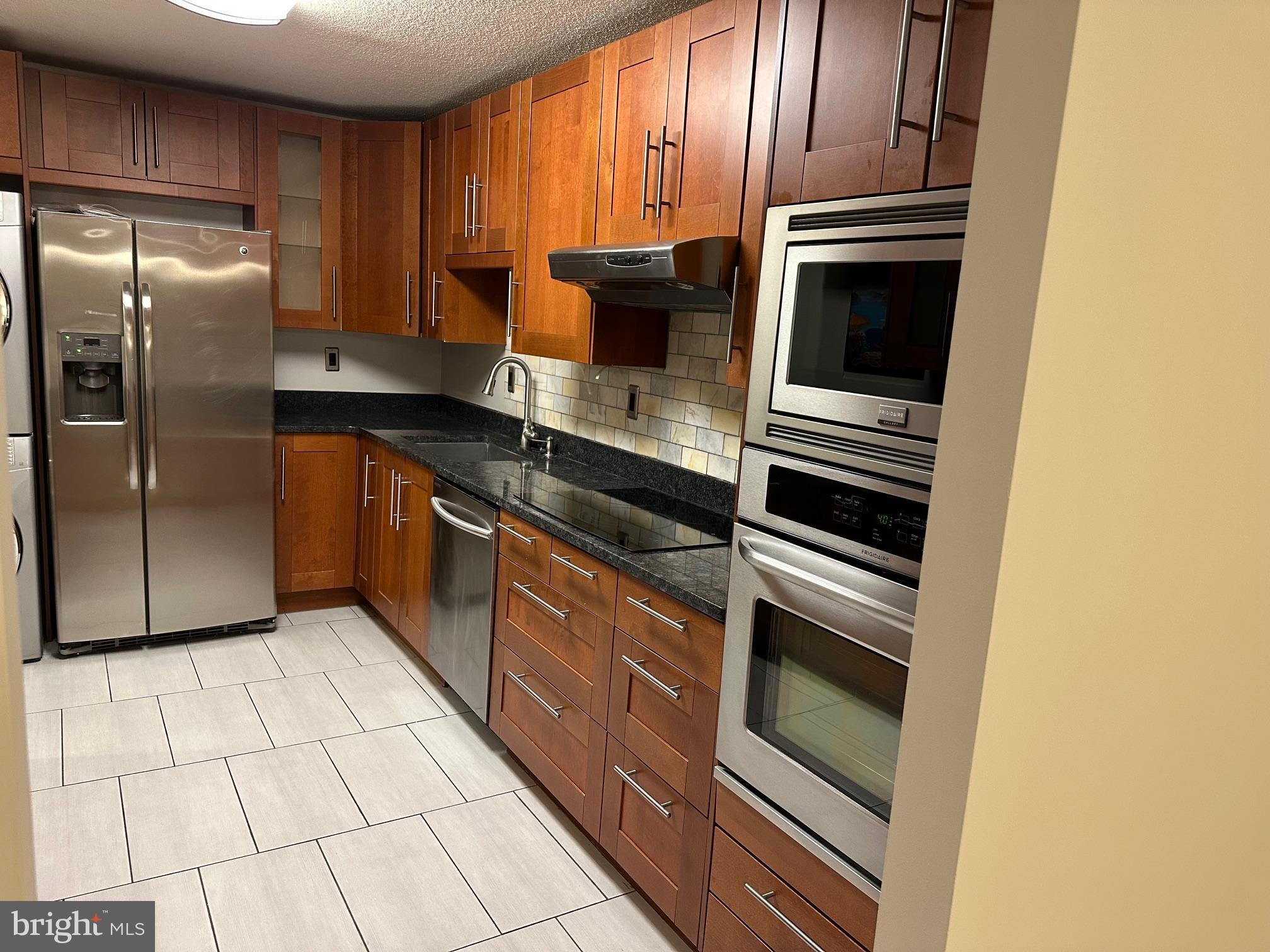 307 YOAKUM PARKWAY 609