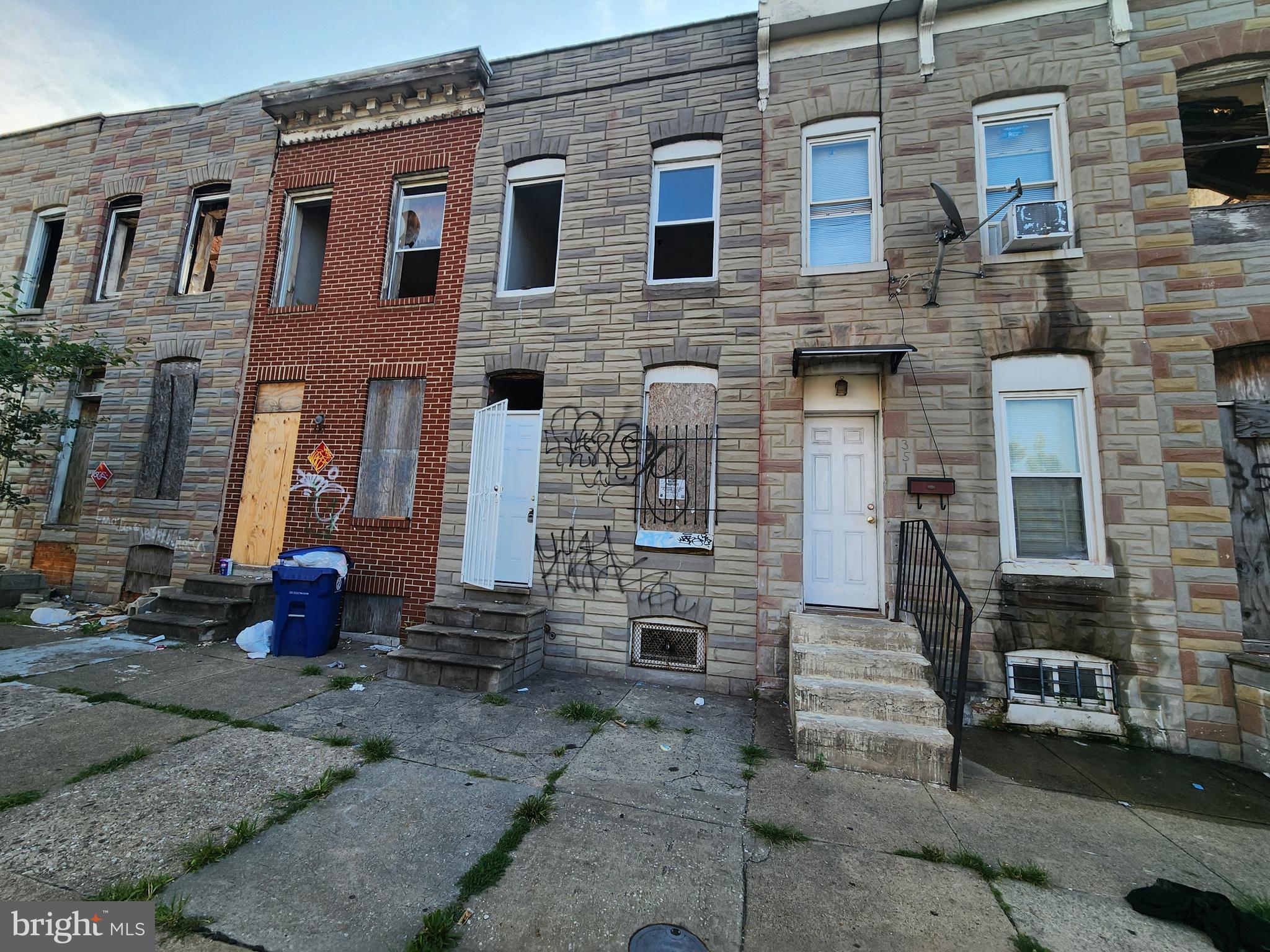 ONLINE AUCTION: Bidding begins 8/8/2025 @ 10:00 AM. Bidding ends 8/12/2025 @ 11:10 AM. List Price is Suggested Opening Bid. Deposit: $5,000. Built in 1915, this brick Federal-style townhouse sits in the Carrollton Ridge Mount Clare area of Baltimore, just blocks away from Carroll Park and the public Carroll Park Golf Course. Within the area are Westside Shopping Center and Mount Clare Junction retail hubs, offering numerous restaurants and stores. The property also benefits from easy access to MD Route 1 (Wilkens Avenue), a key traffic artery connecting to I‑95 and downtown Baltimore. This property is occupied.