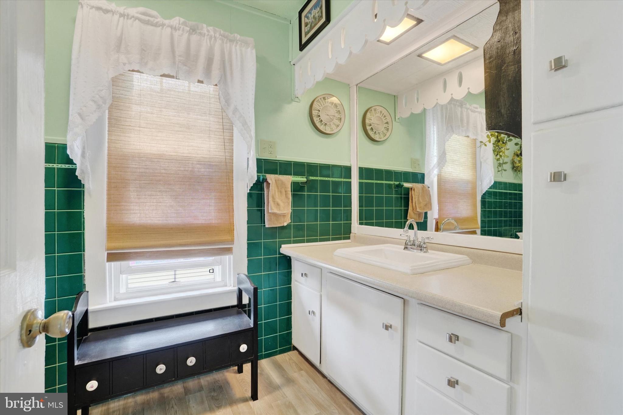 MT WOLF - Residential