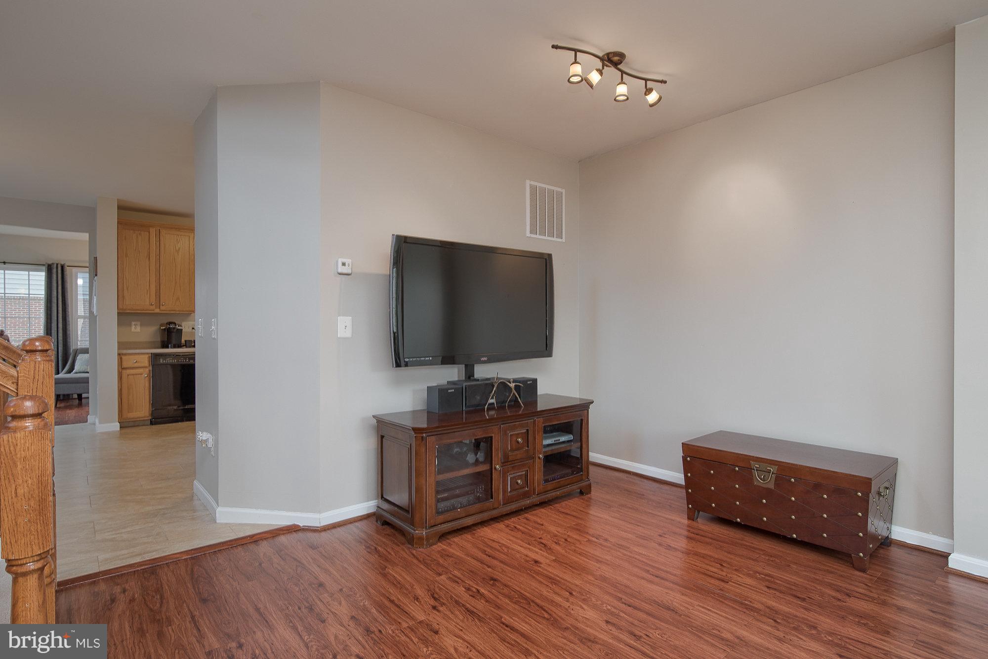 TOWNES AT COMPTON FARM - Residential