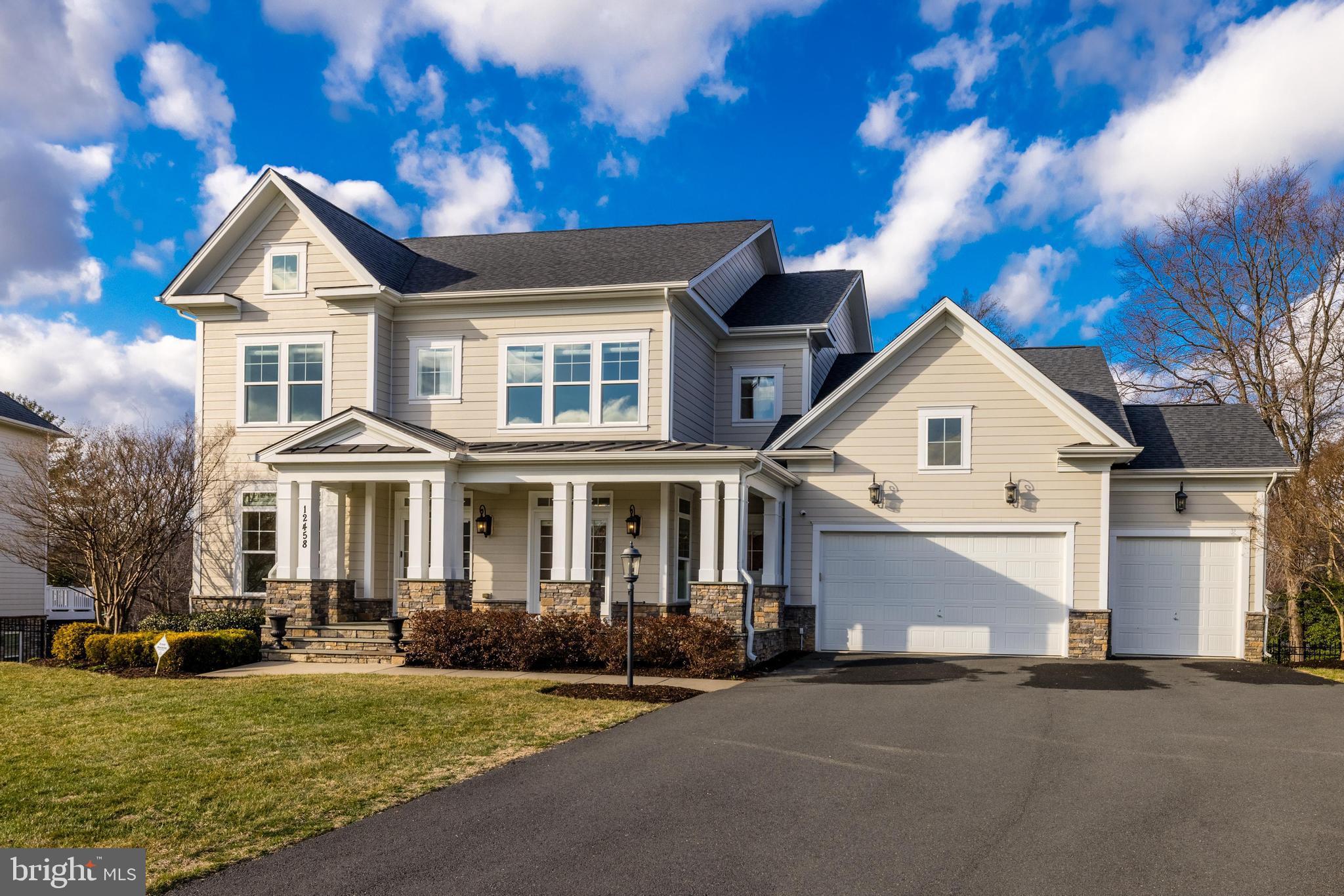 IRIS HILLS - Residential