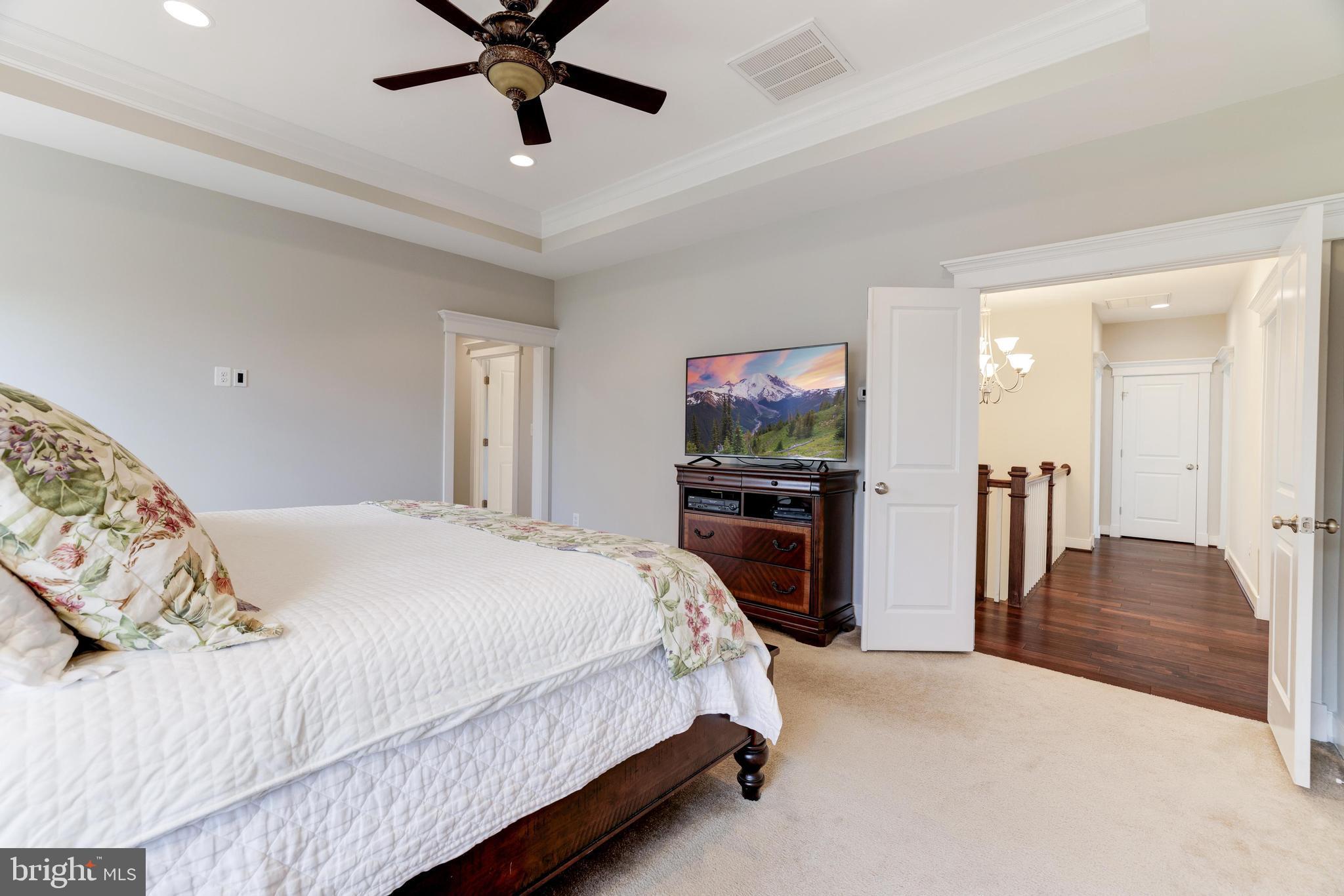 IRIS HILLS - Residential