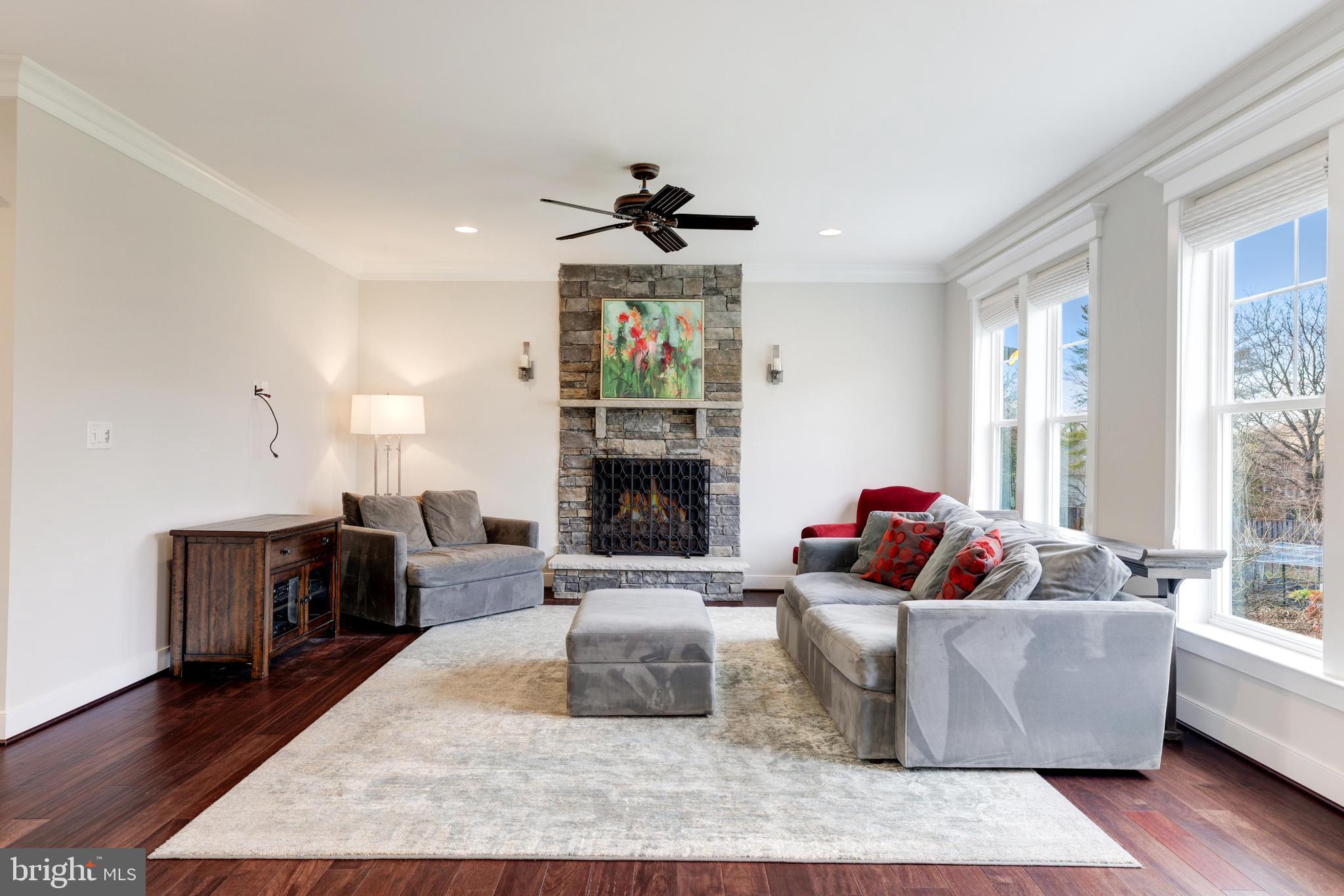 IRIS HILLS - Residential