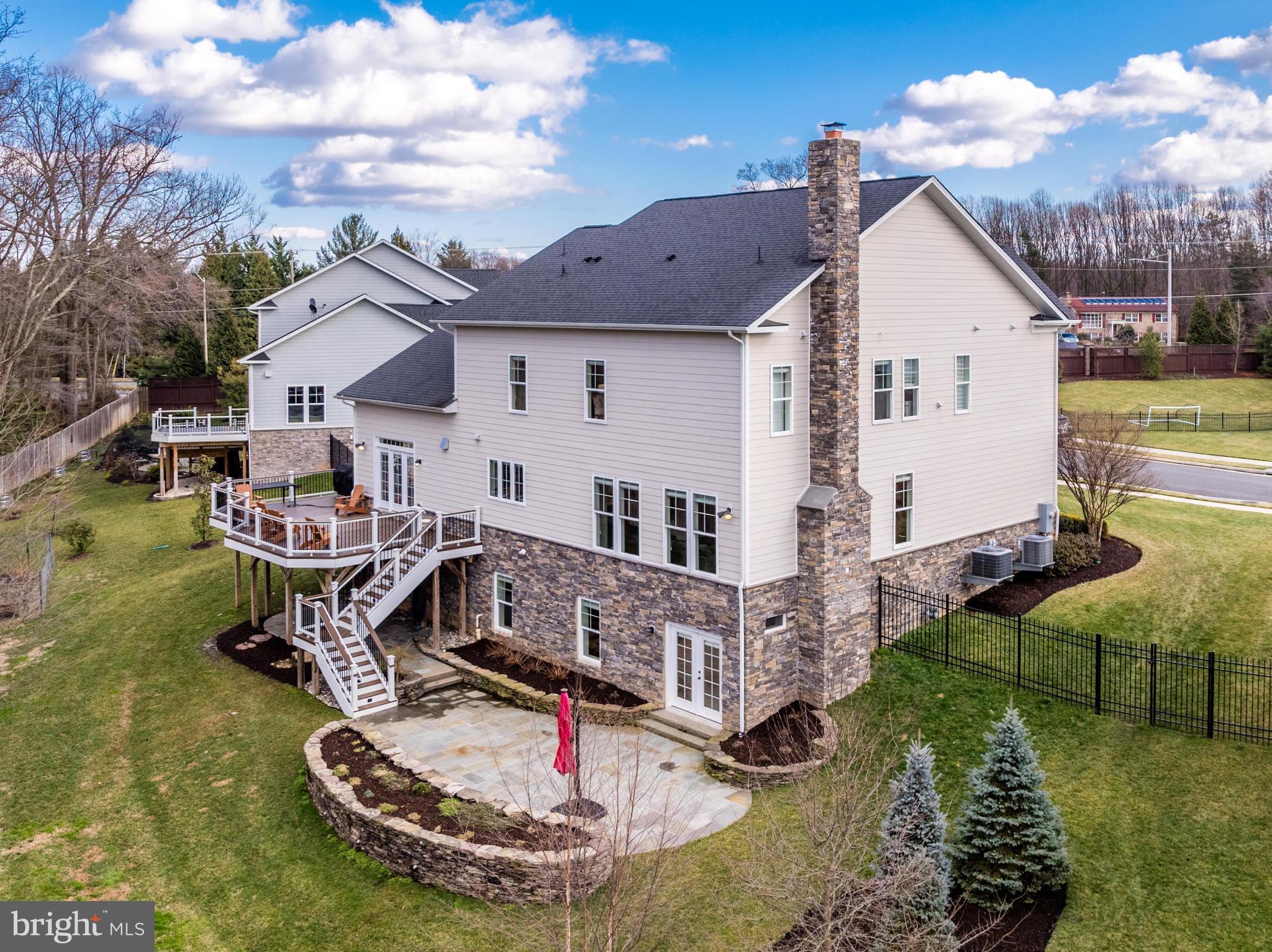 IRIS HILLS - Residential