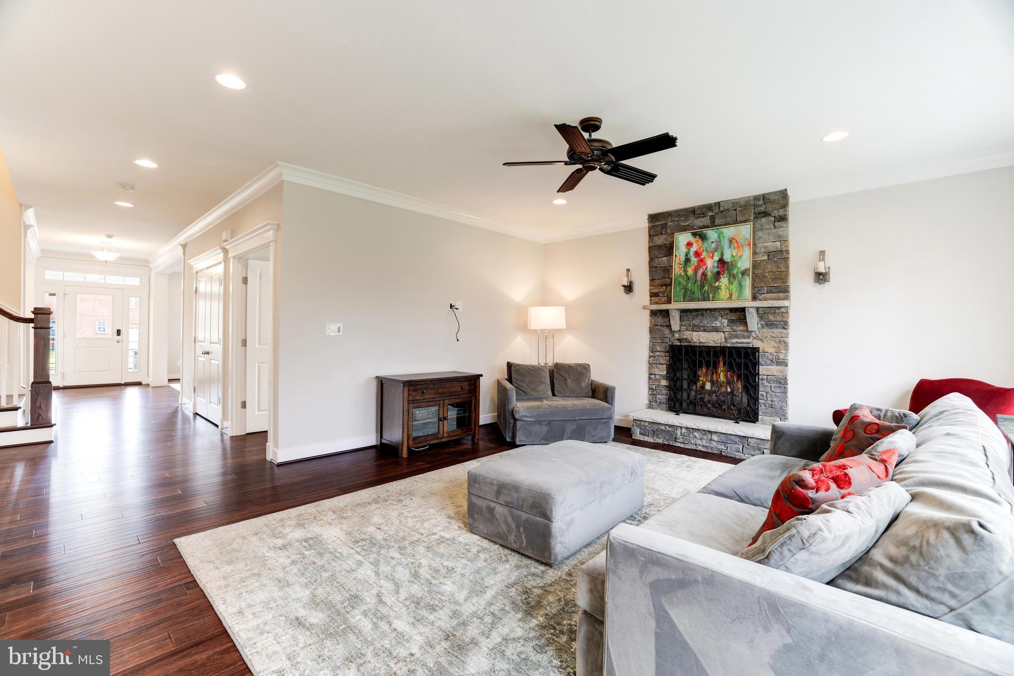 IRIS HILLS - Residential