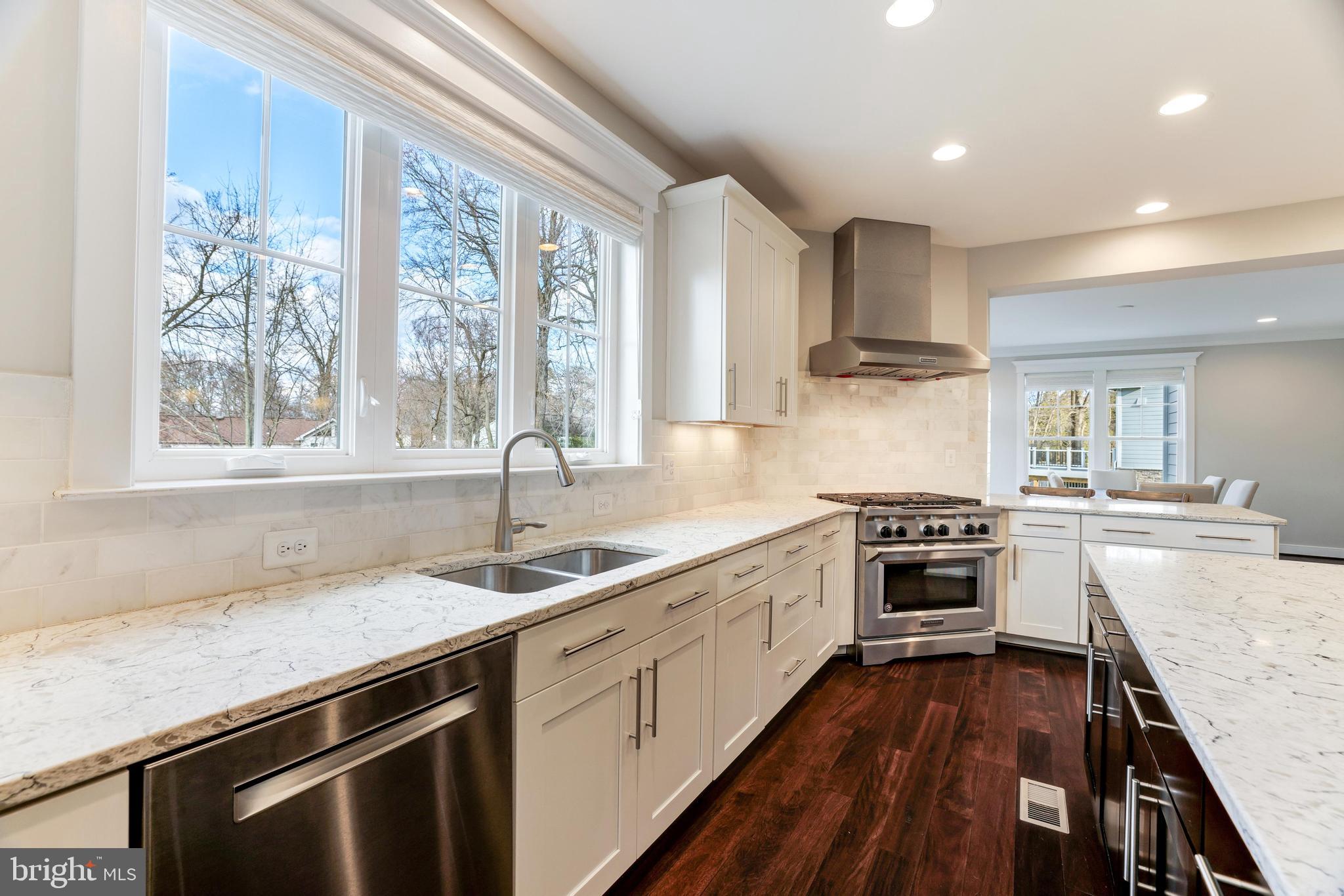 IRIS HILLS - Residential