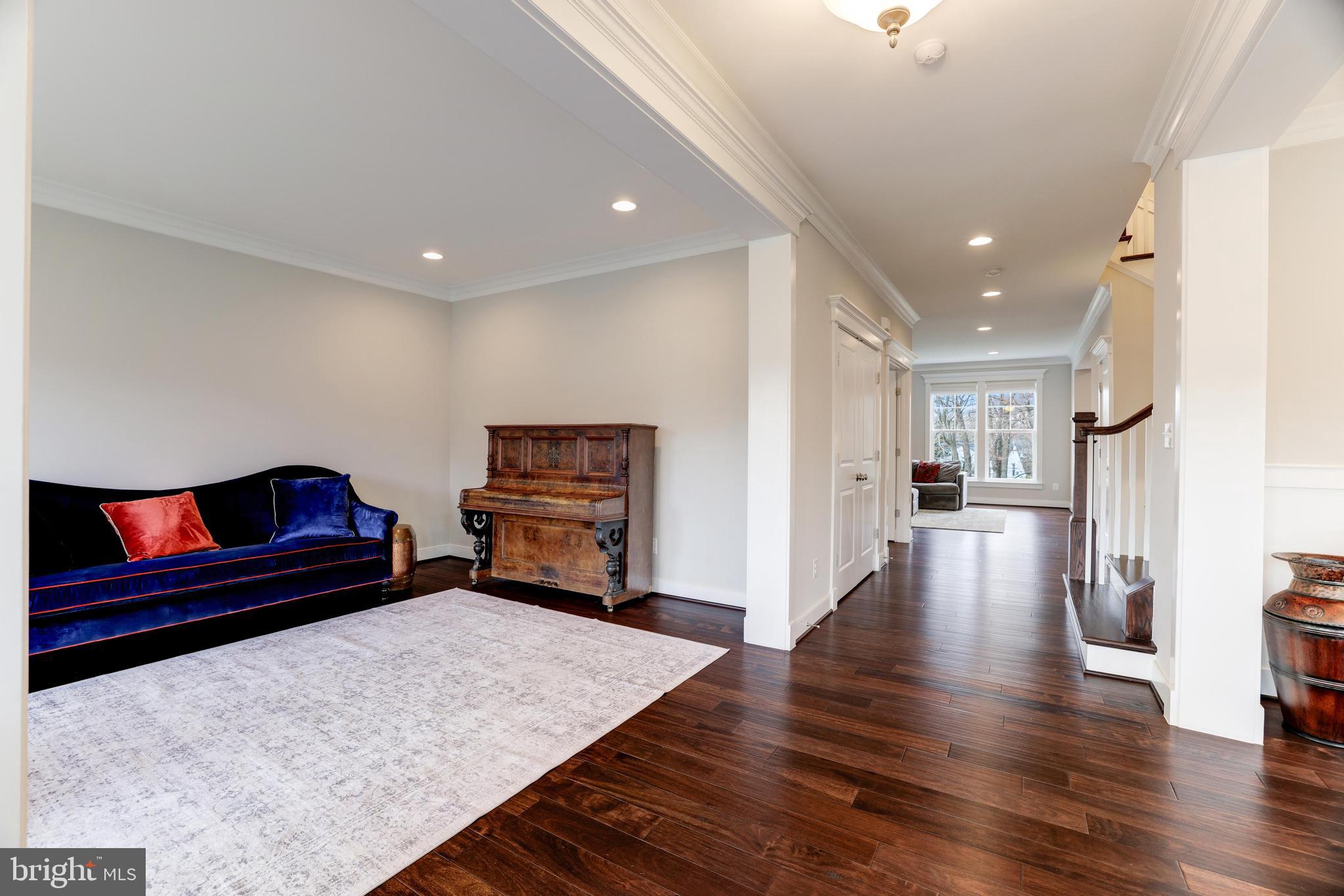 IRIS HILLS - Residential