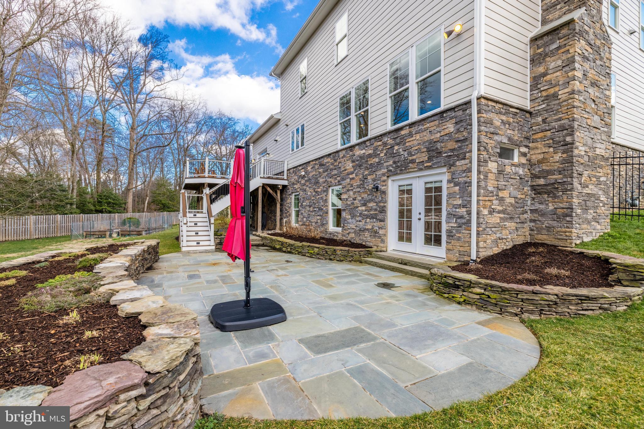 IRIS HILLS - Residential