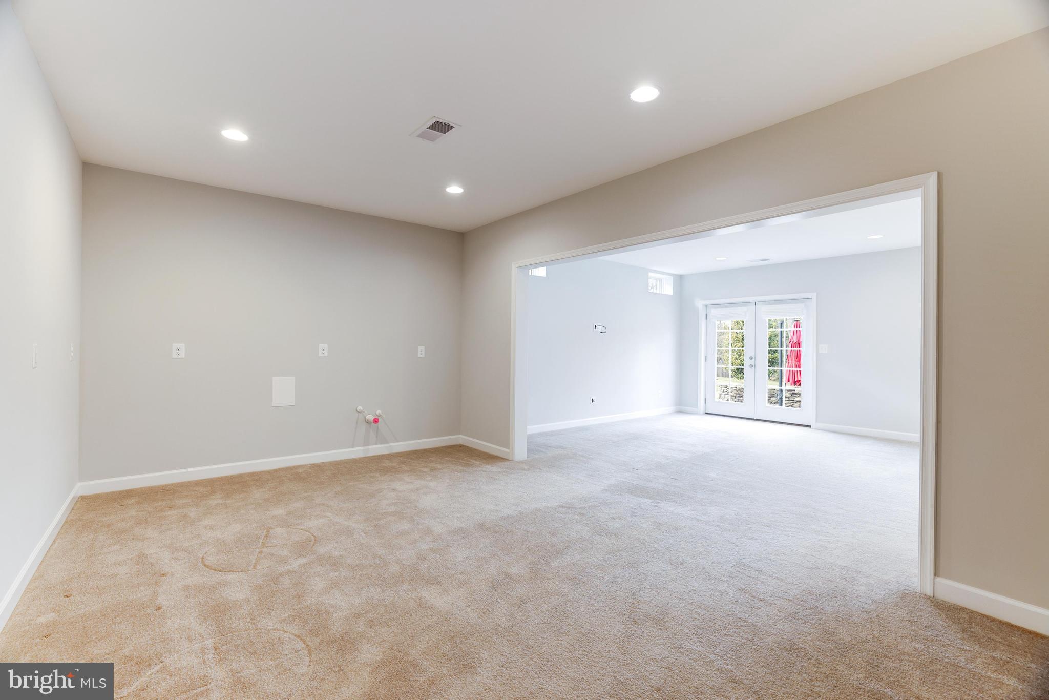 IRIS HILLS - Residential