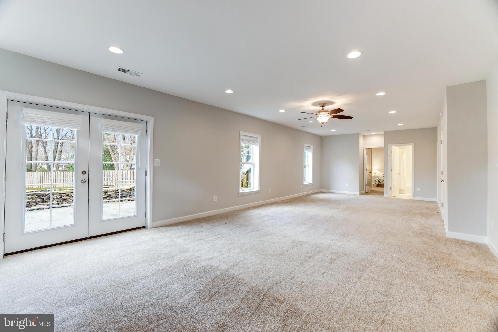 IRIS HILLS - Residential