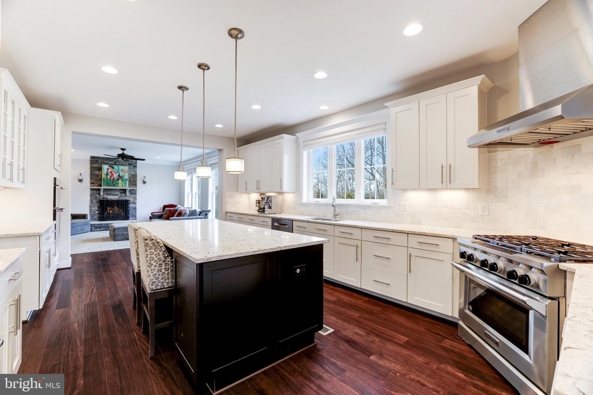 IRIS HILLS - Residential