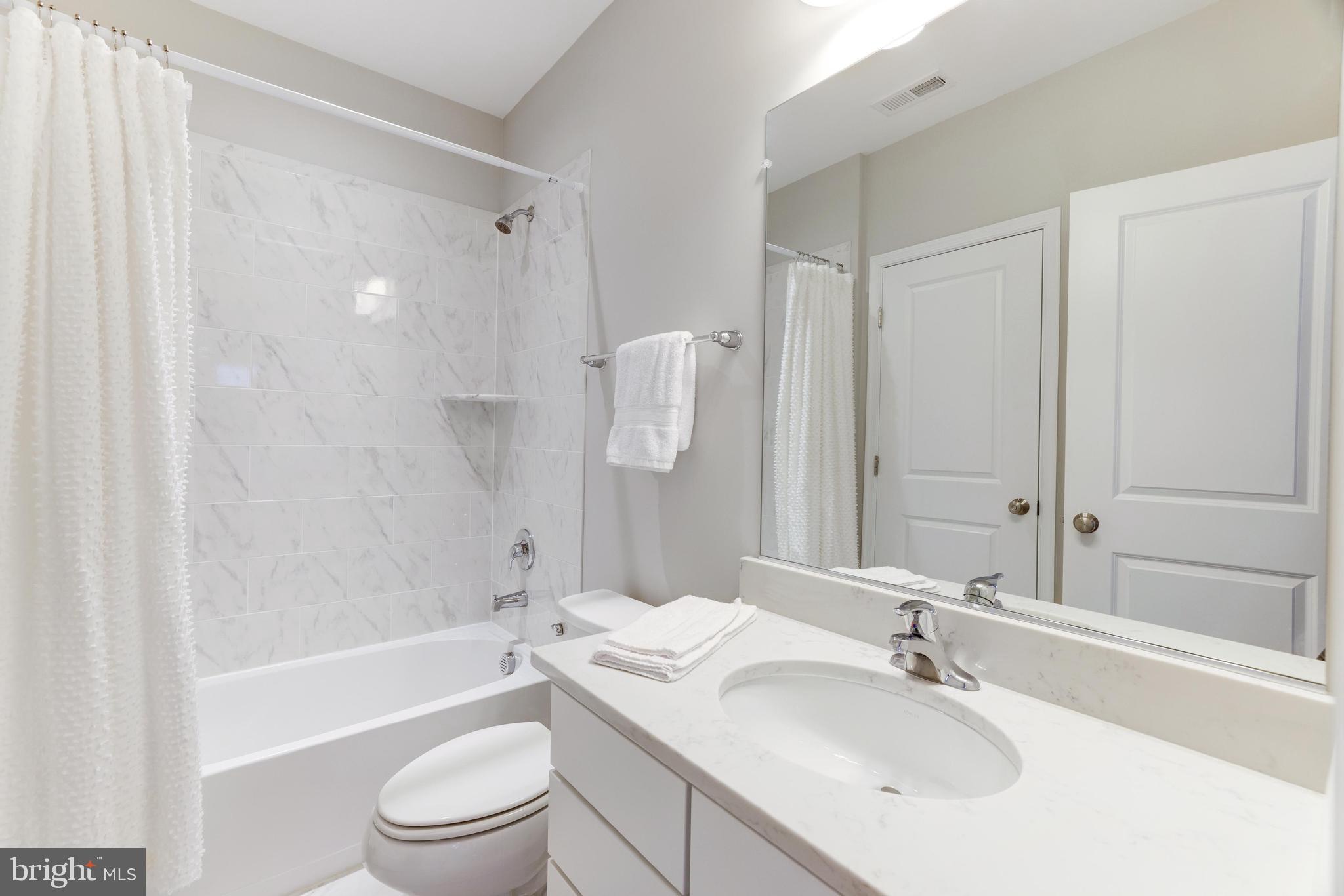 IRIS HILLS - Residential