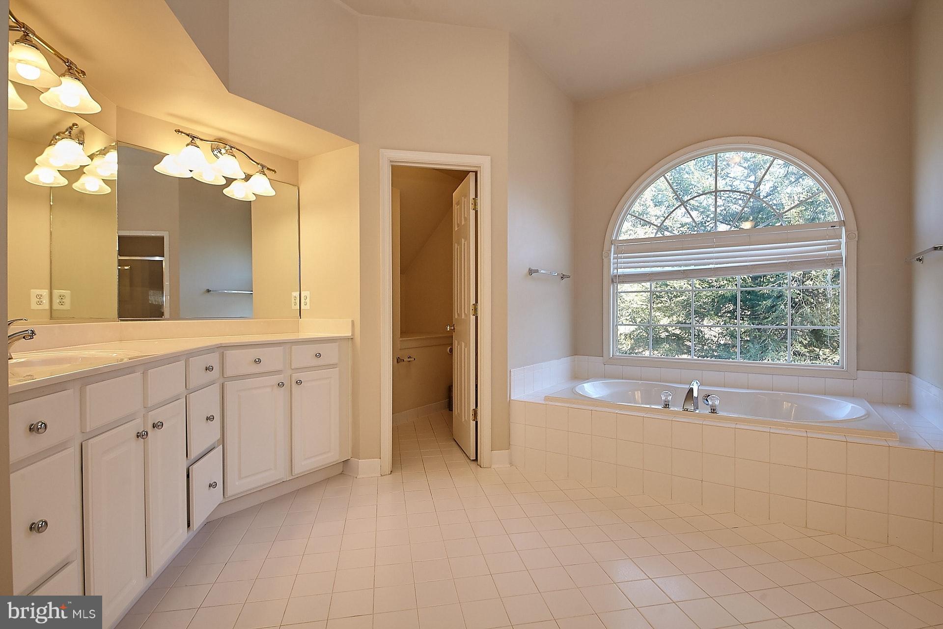 RIVER BEND - Residential