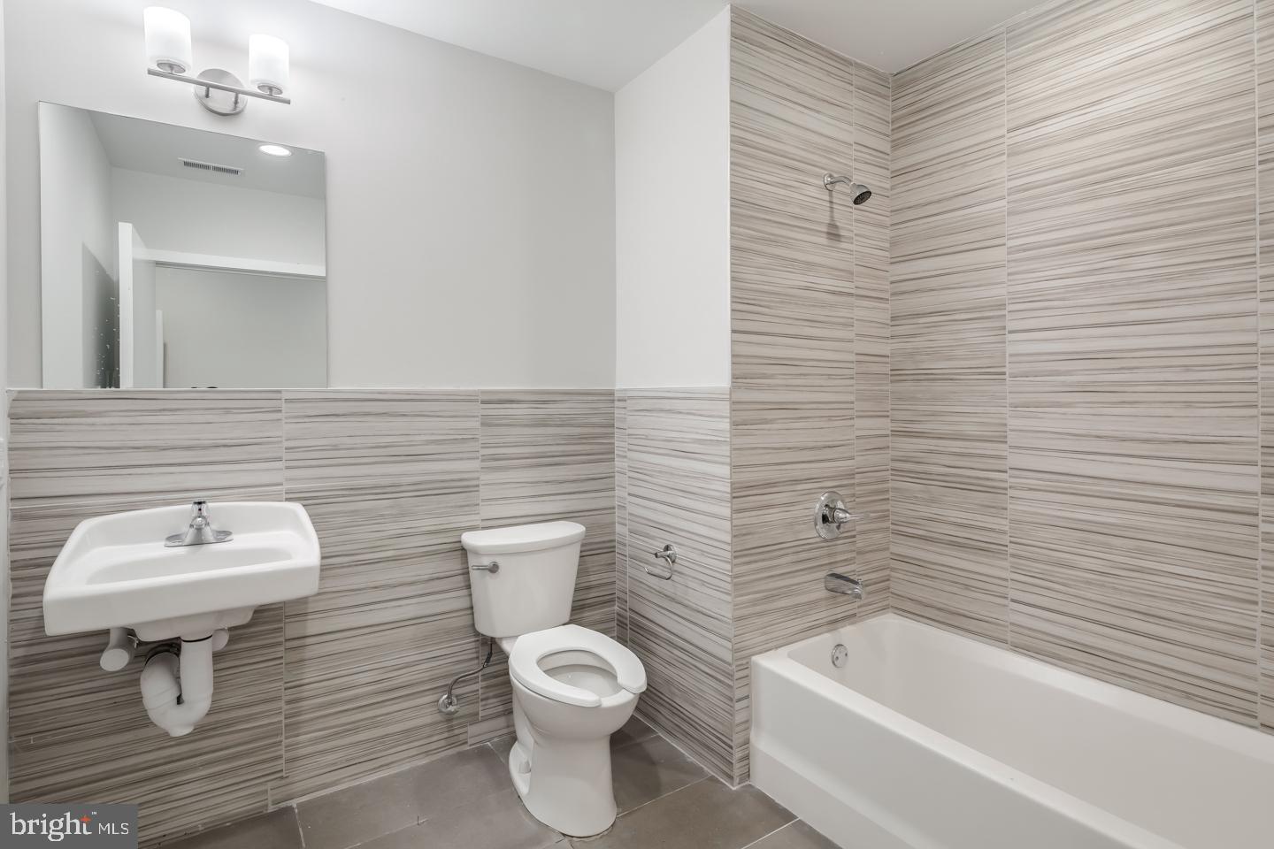 WASHINGTON SQ - Residential Lease