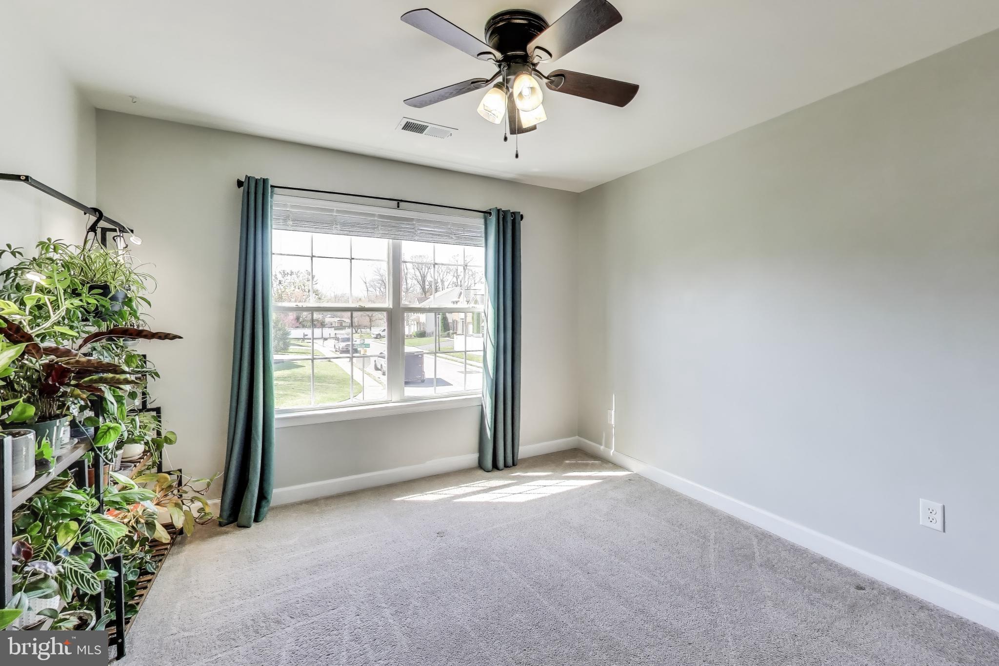 COLONIAL PARK - Residential