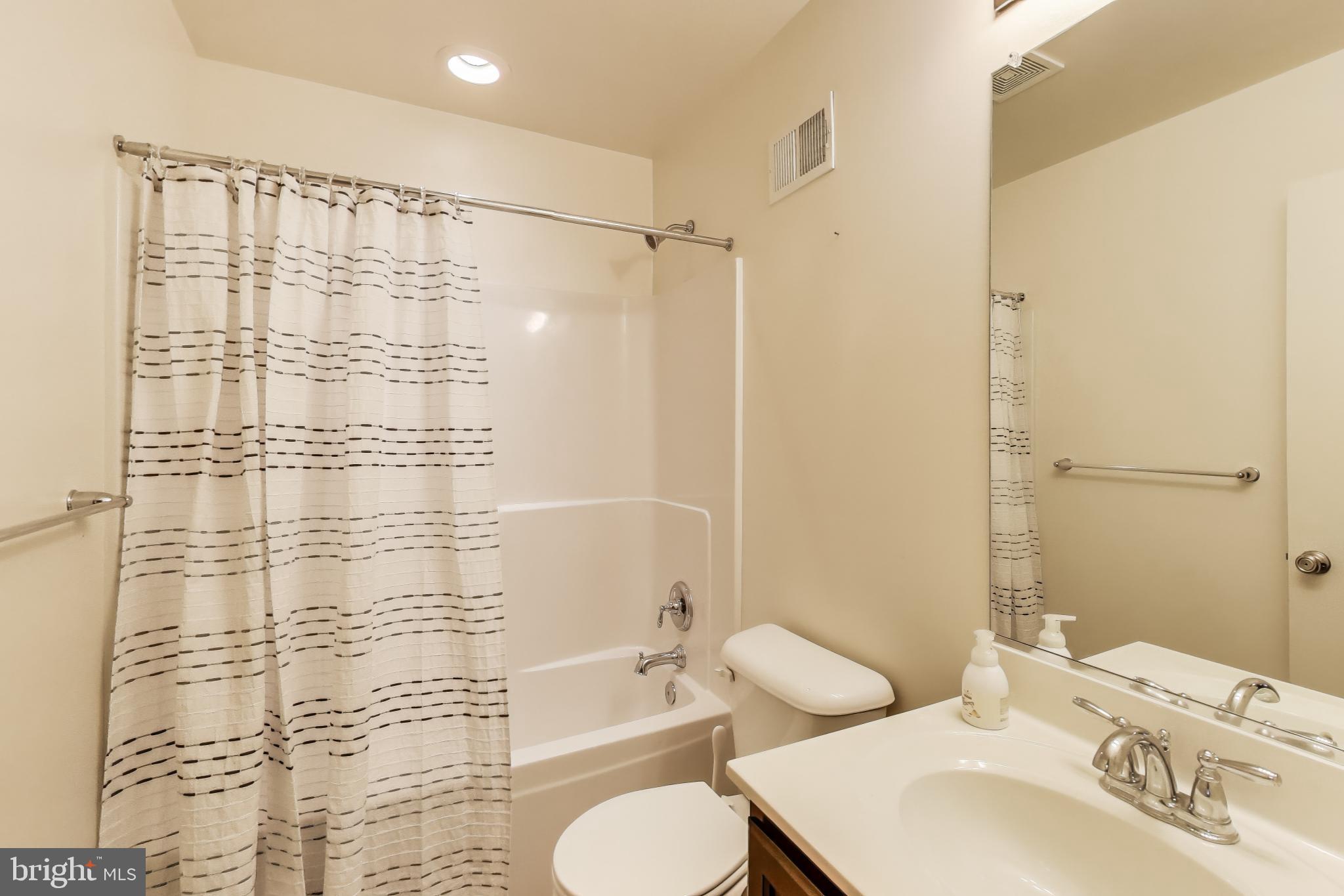 COLONIAL PARK - Residential