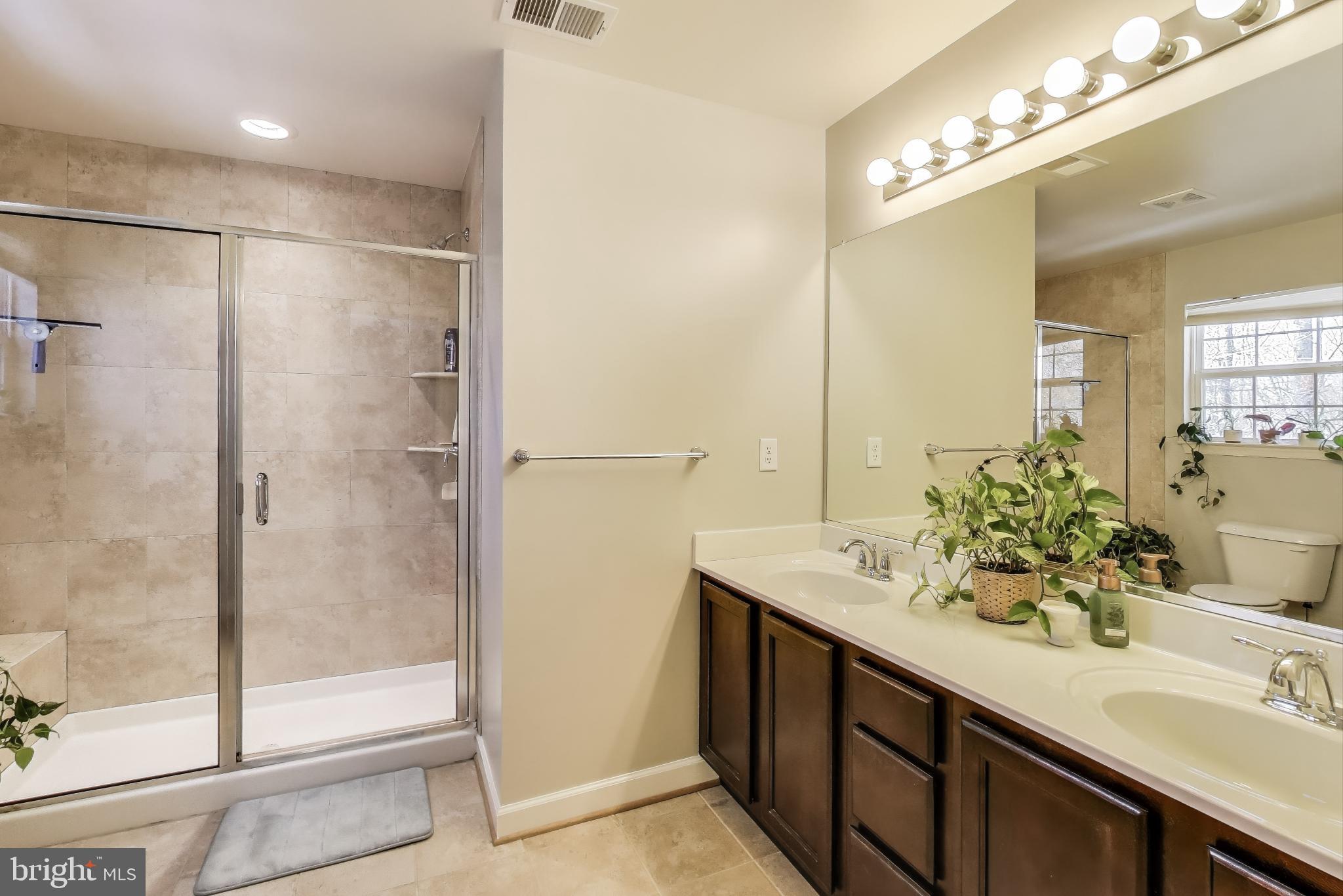 COLONIAL PARK - Residential