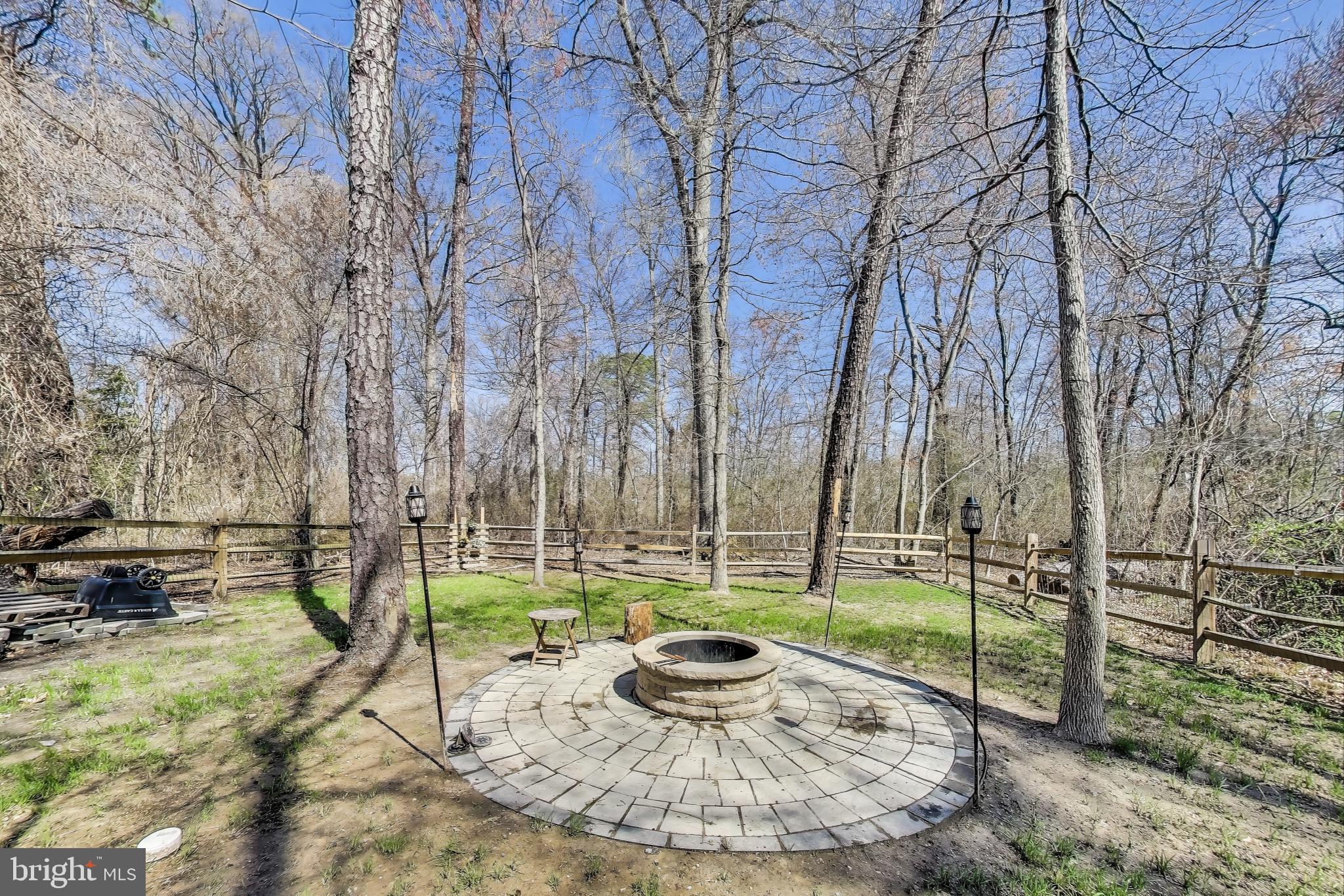 COLONIAL PARK - Residential