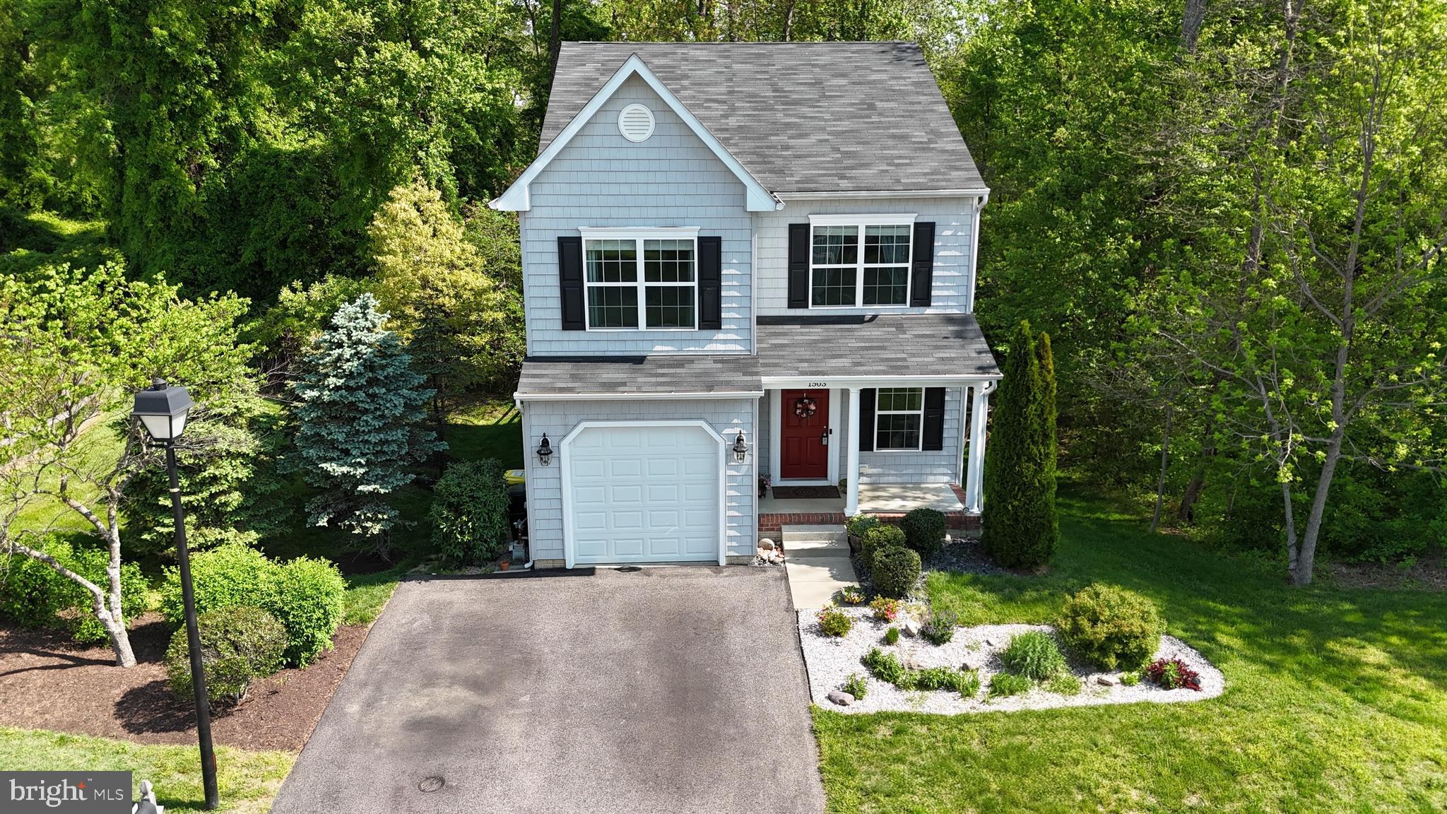 COLONIAL PARK - Residential