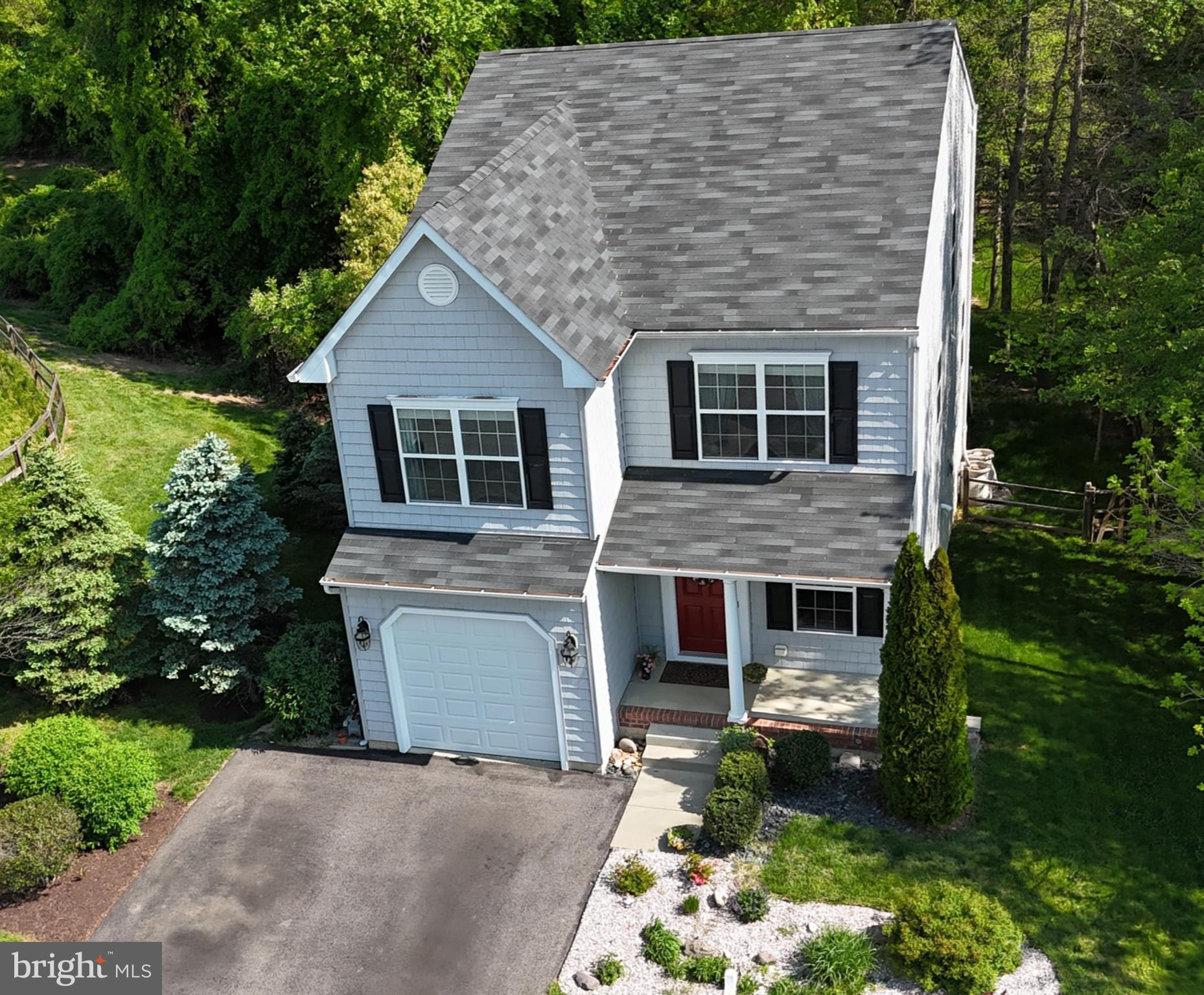 COLONIAL PARK - Residential