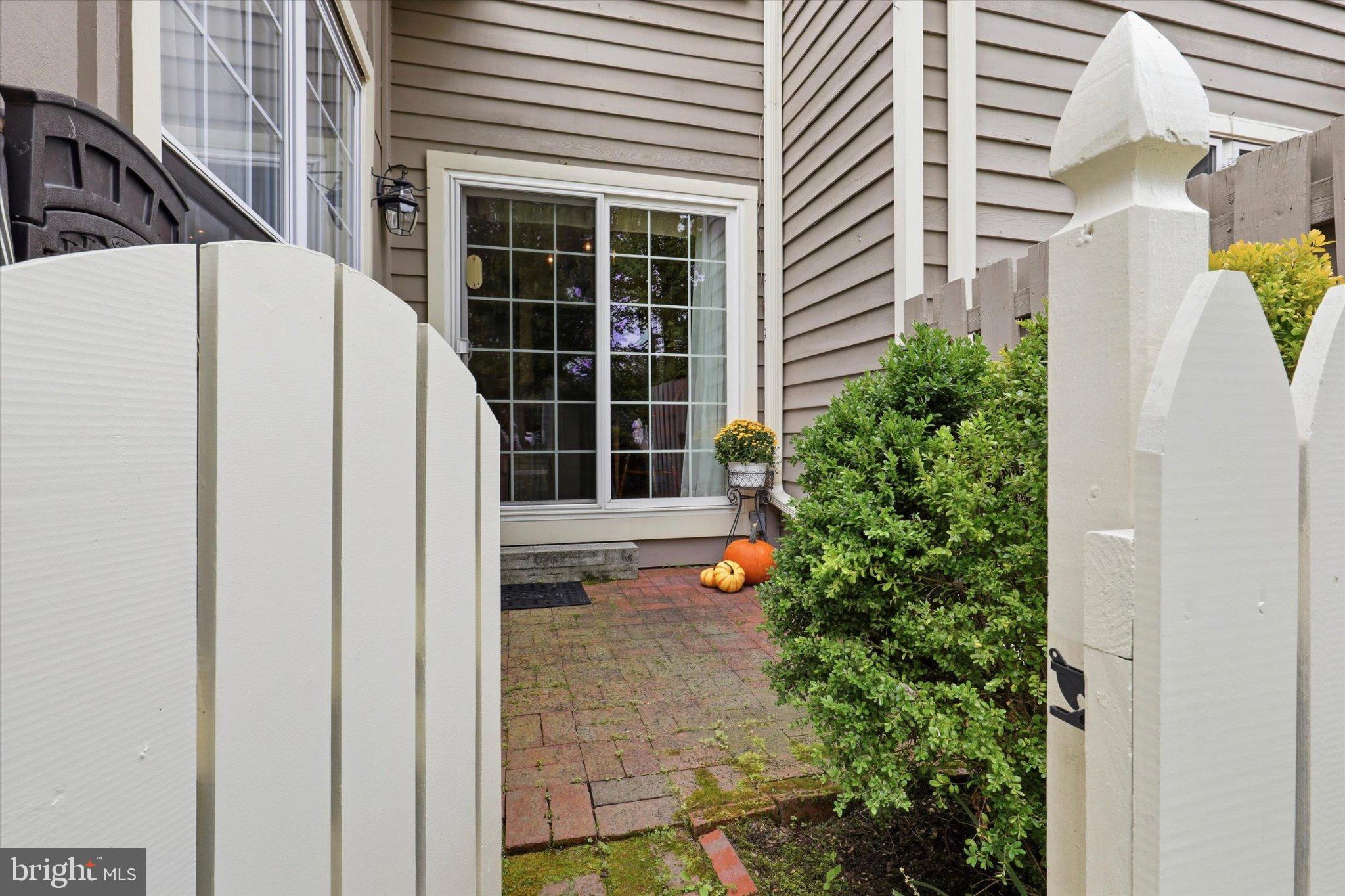 280 TULIP TREE COURT