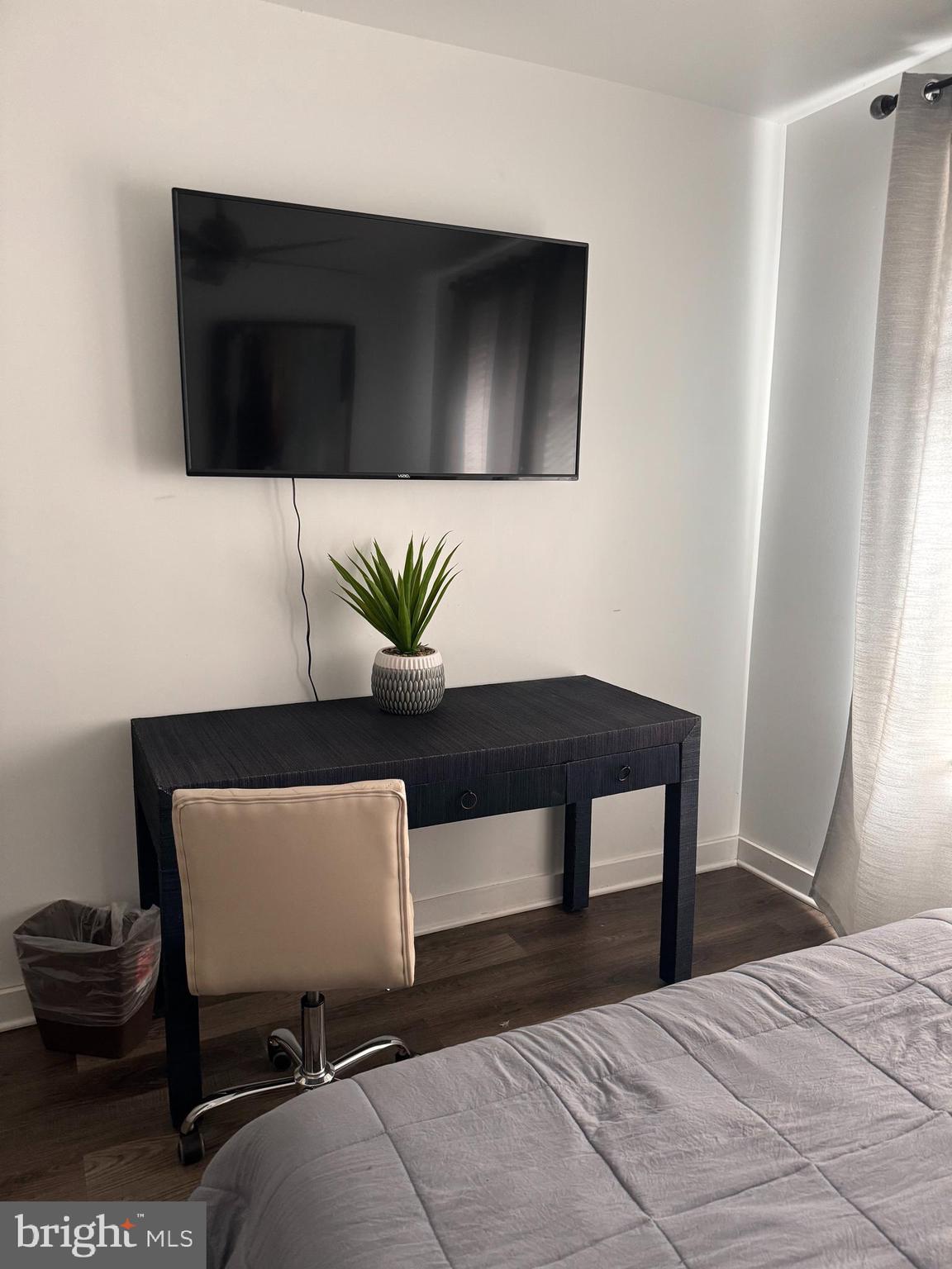 TEMPLE UNIVERSITY - Residential Lease