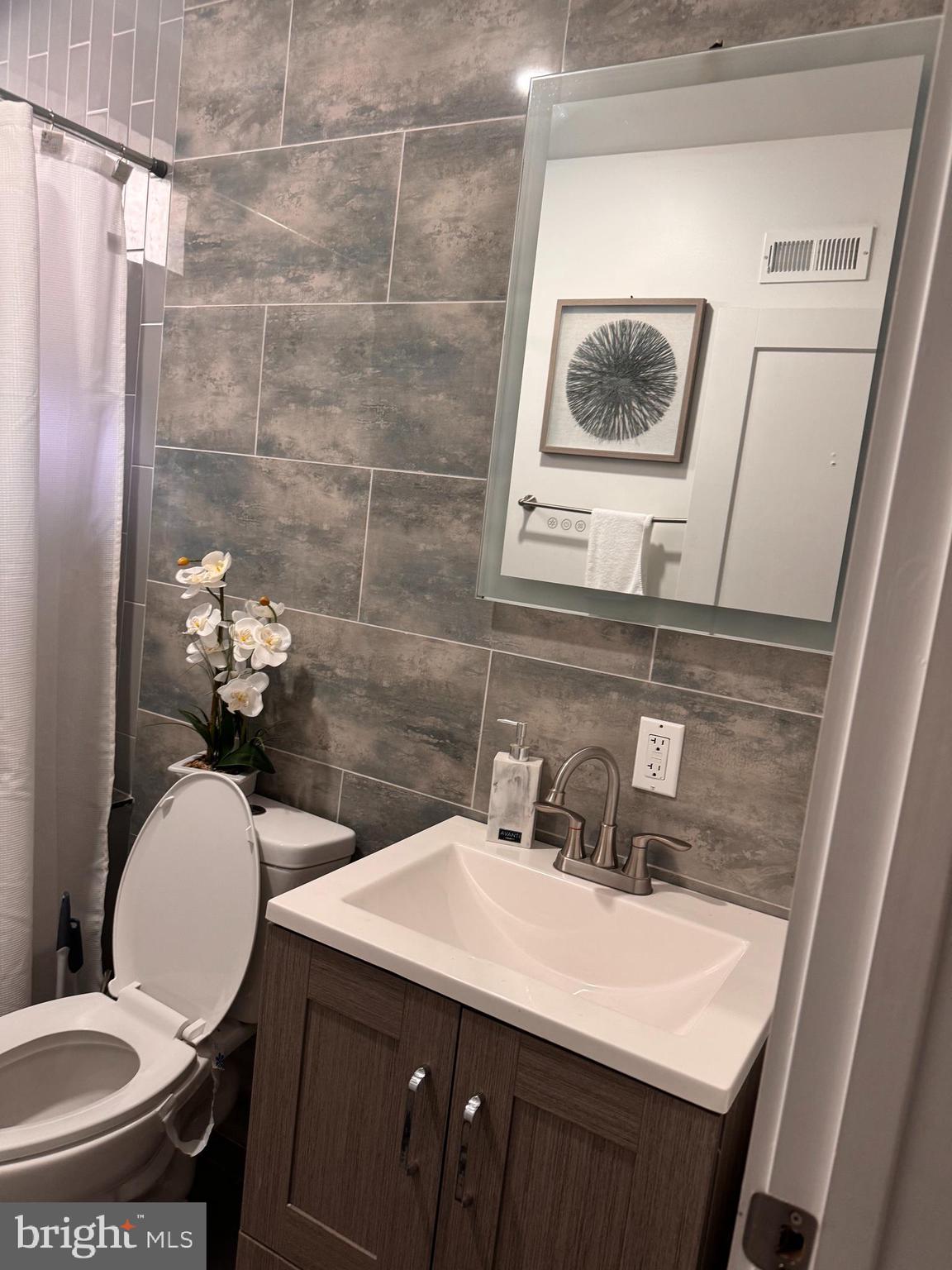 TEMPLE UNIVERSITY - Residential Lease