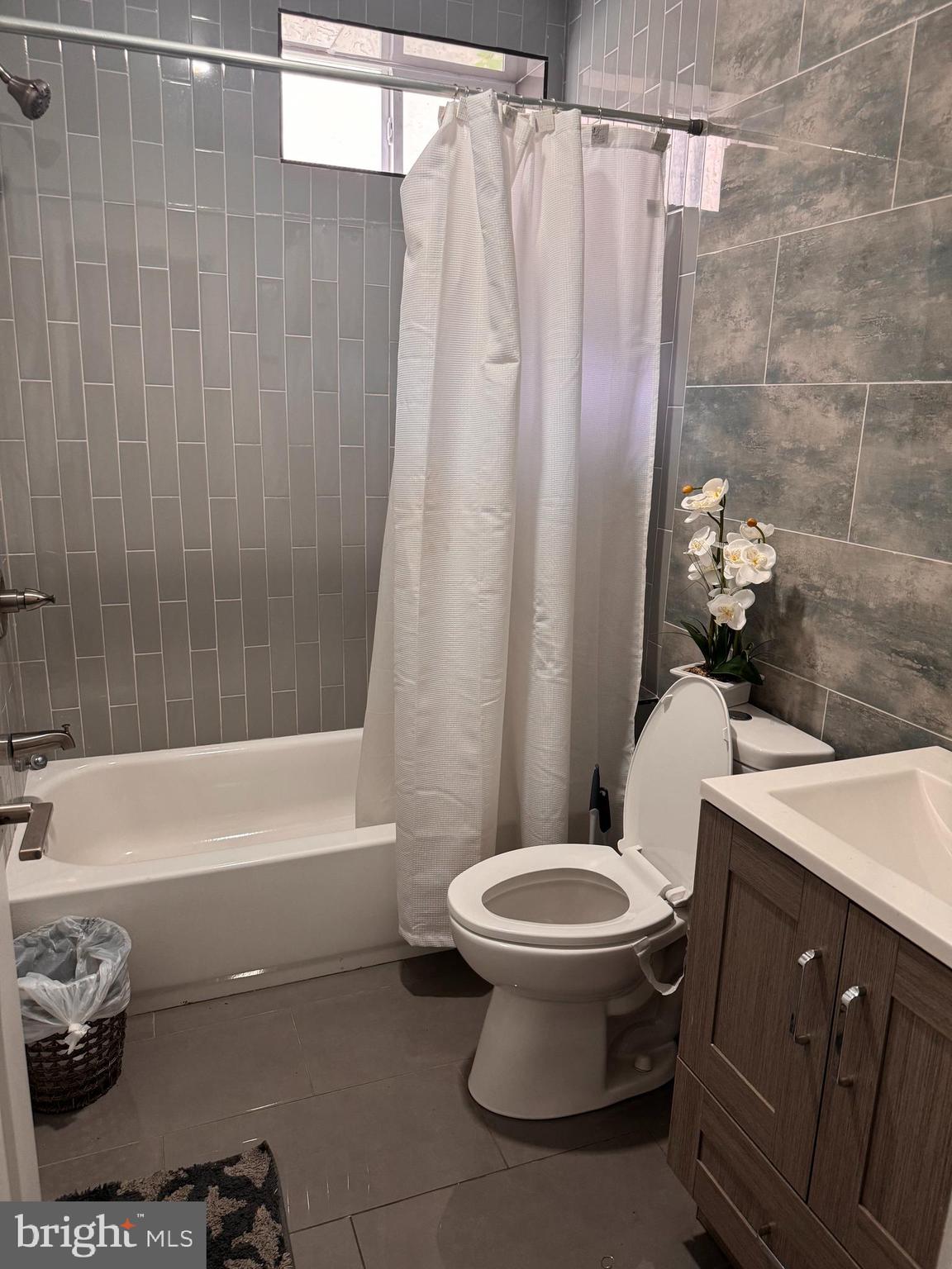 TEMPLE UNIVERSITY - Residential Lease