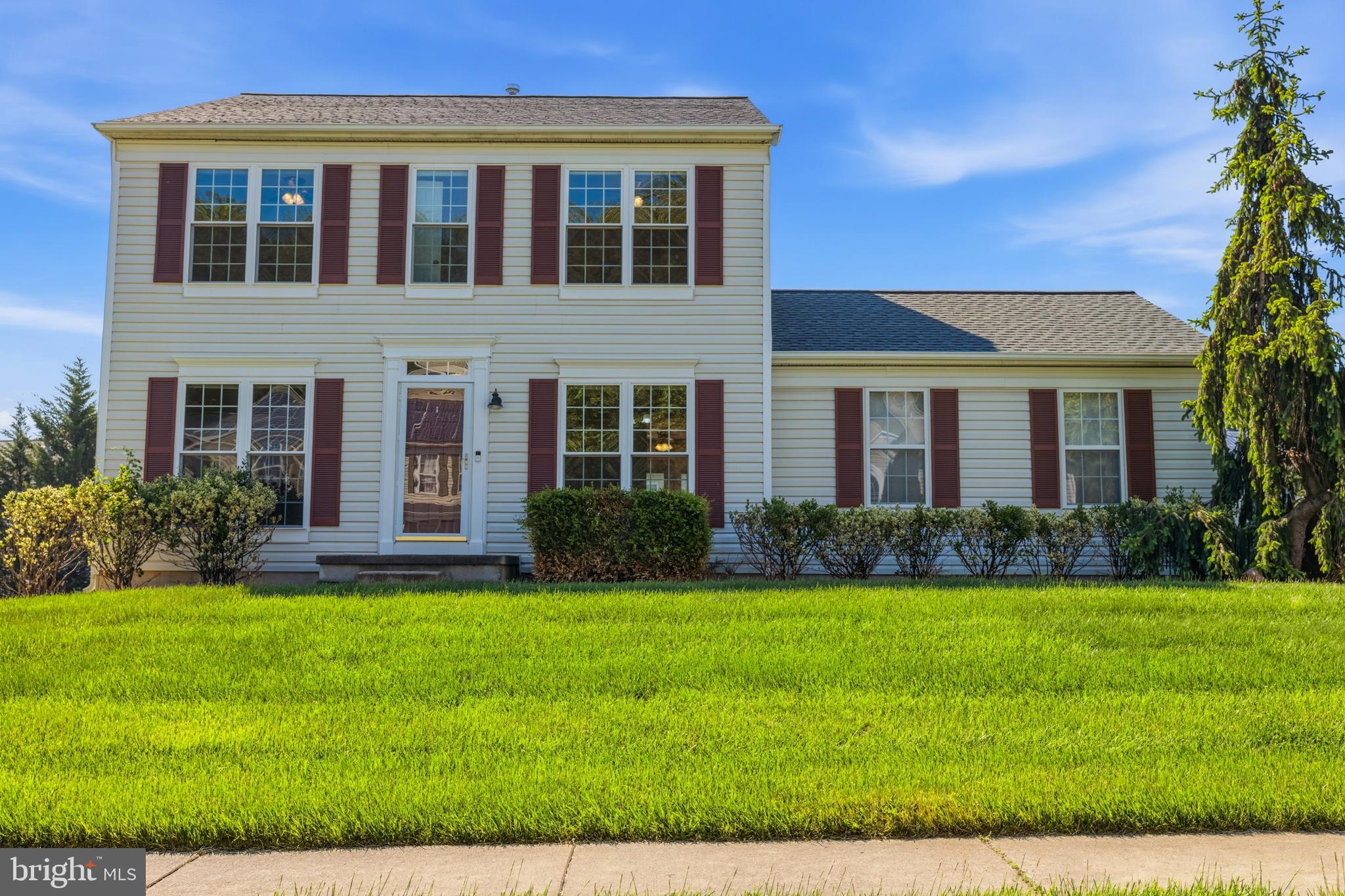 7 BUTTONWOOD COURT