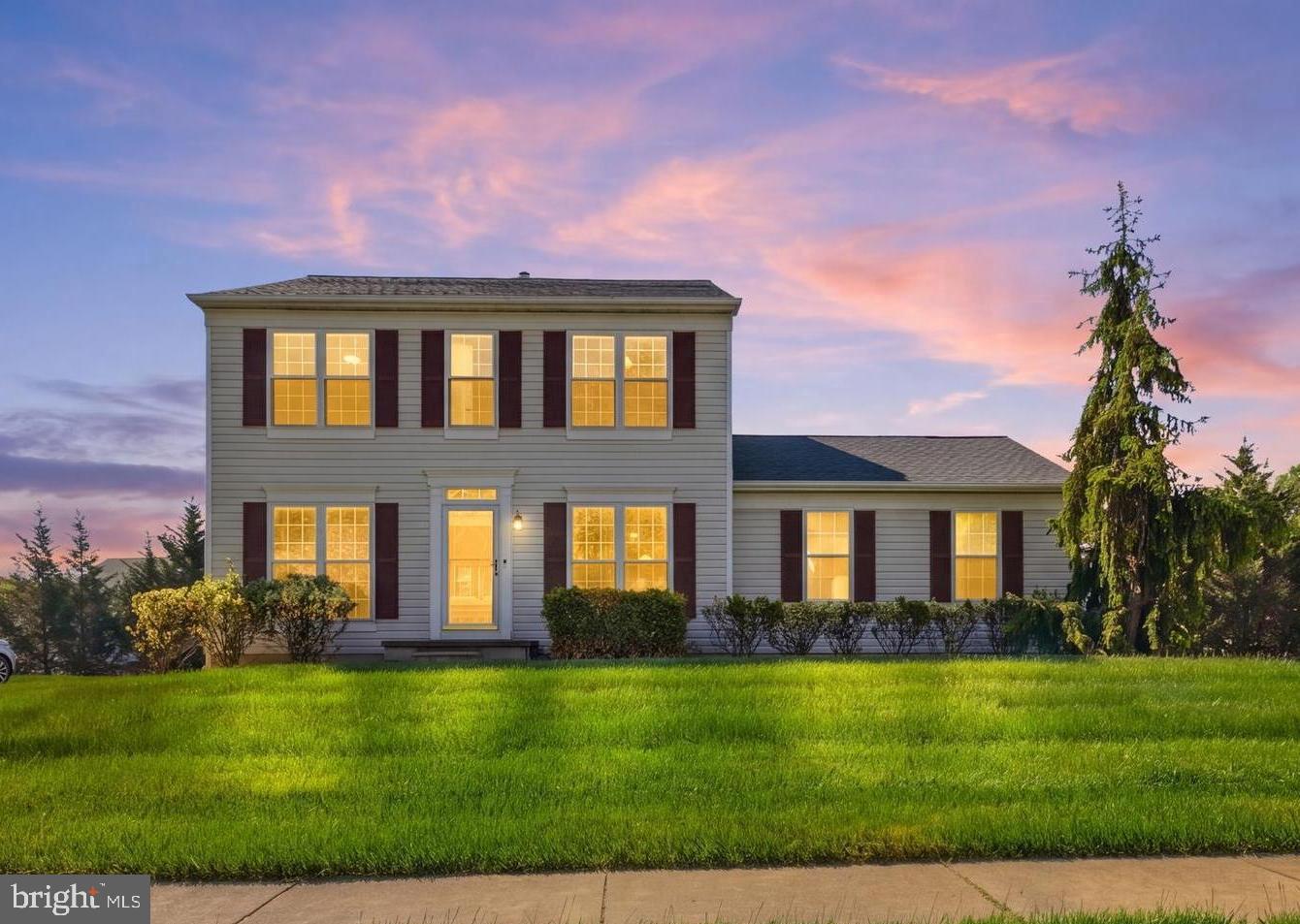 7 BUTTONWOOD COURT