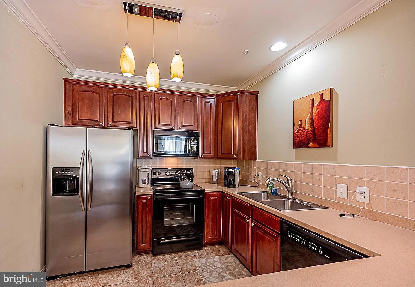 TOWN CENTER - Residential Lease