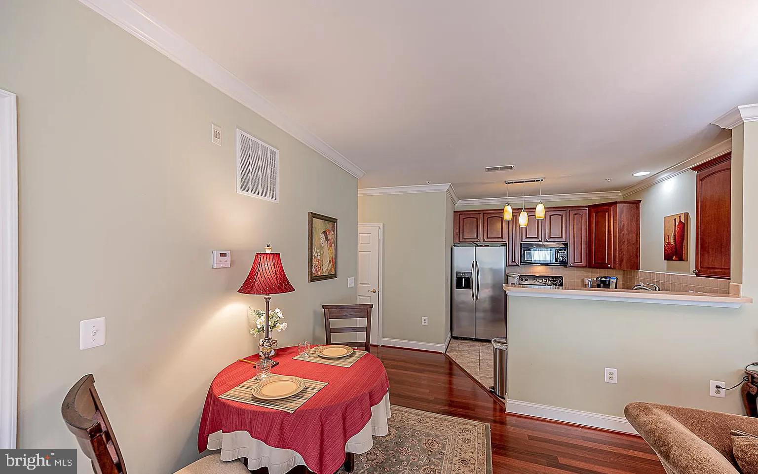 TOWN CENTER - Residential Lease