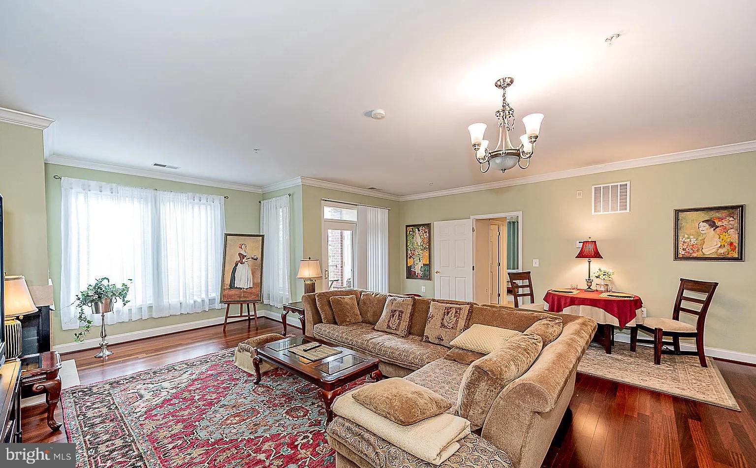 TOWN CENTER - Residential Lease