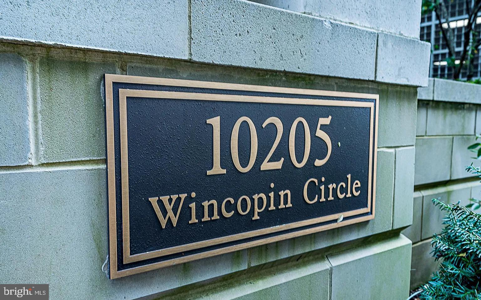 TOWN CENTER - Residential Lease