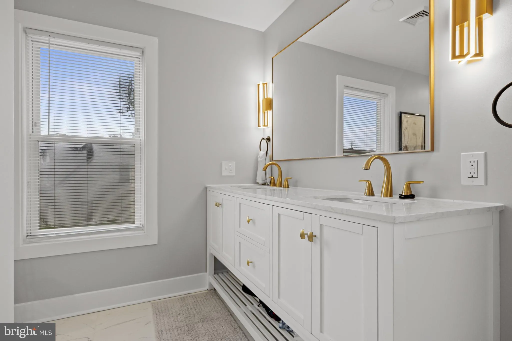 Hammonton, New Jersey 08037, United States, 4 Bedrooms Bedrooms, ,3 BathroomsBathrooms,Residential,Active,164524