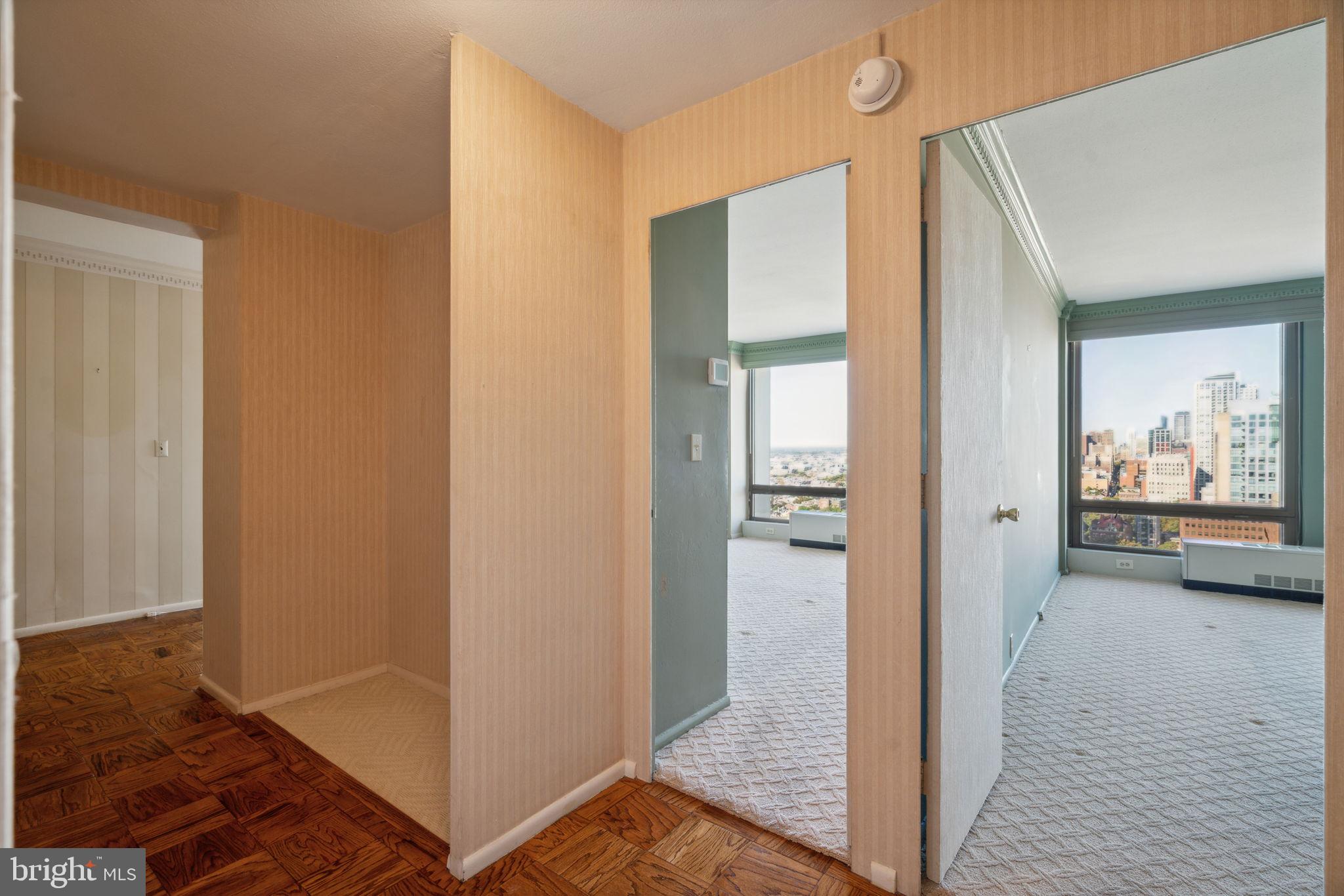 SOCIETY HILL - Residential