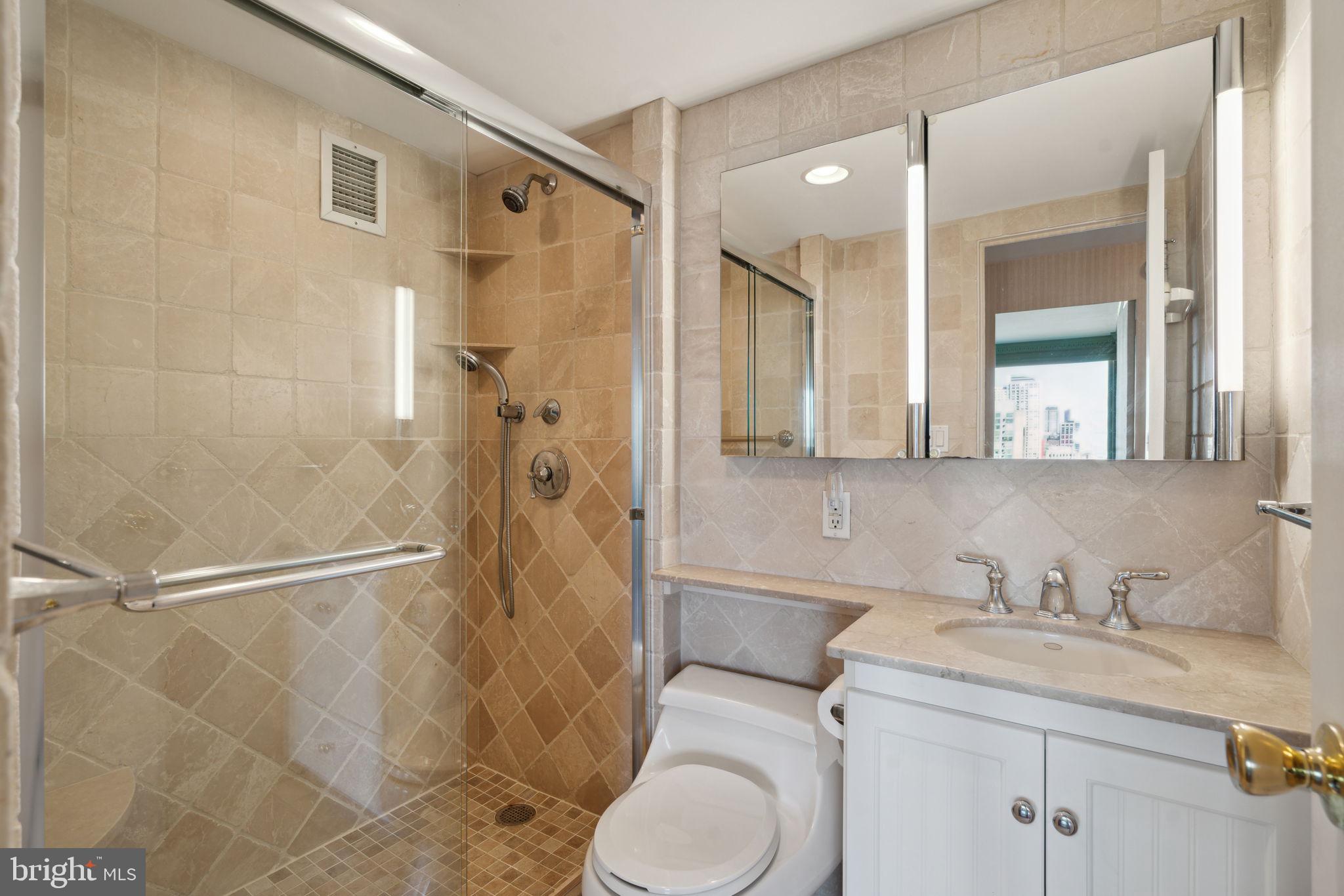 SOCIETY HILL - Residential